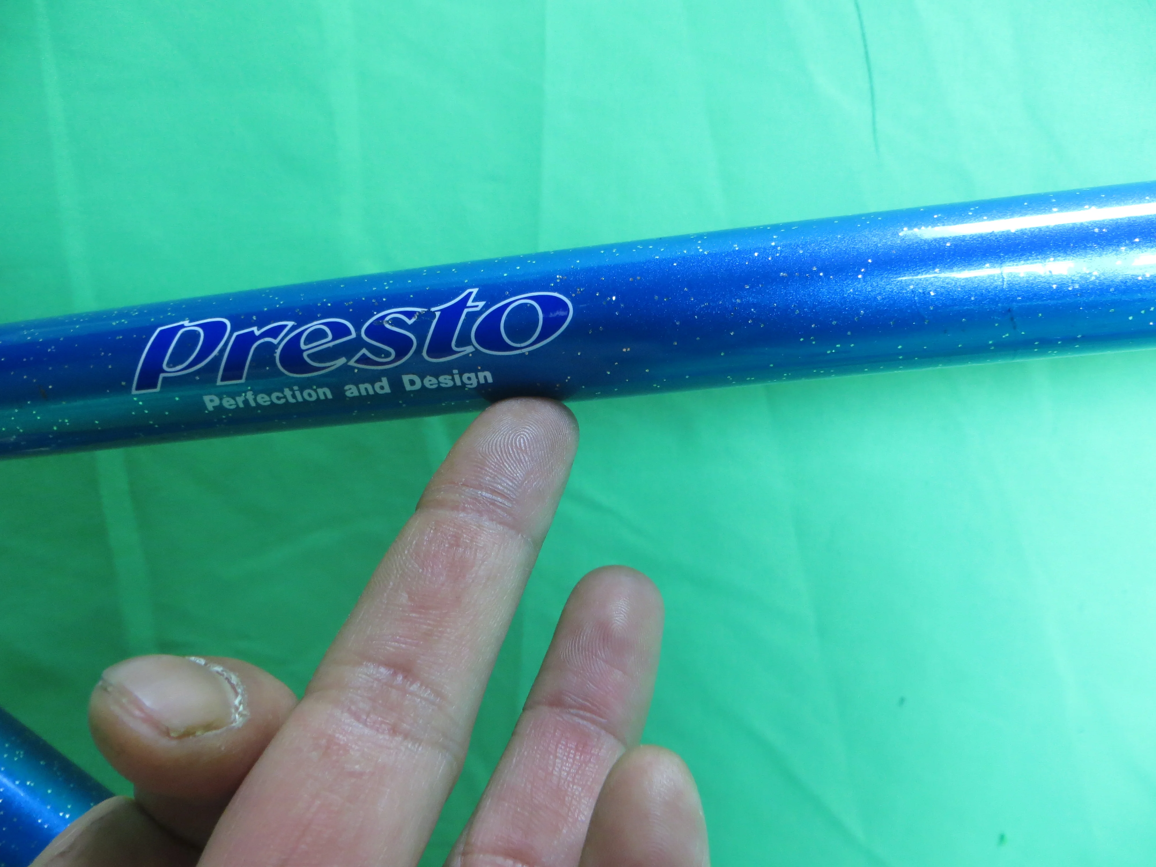 Presto // Blue metallic with Silver Flake // 52cm - Image 5