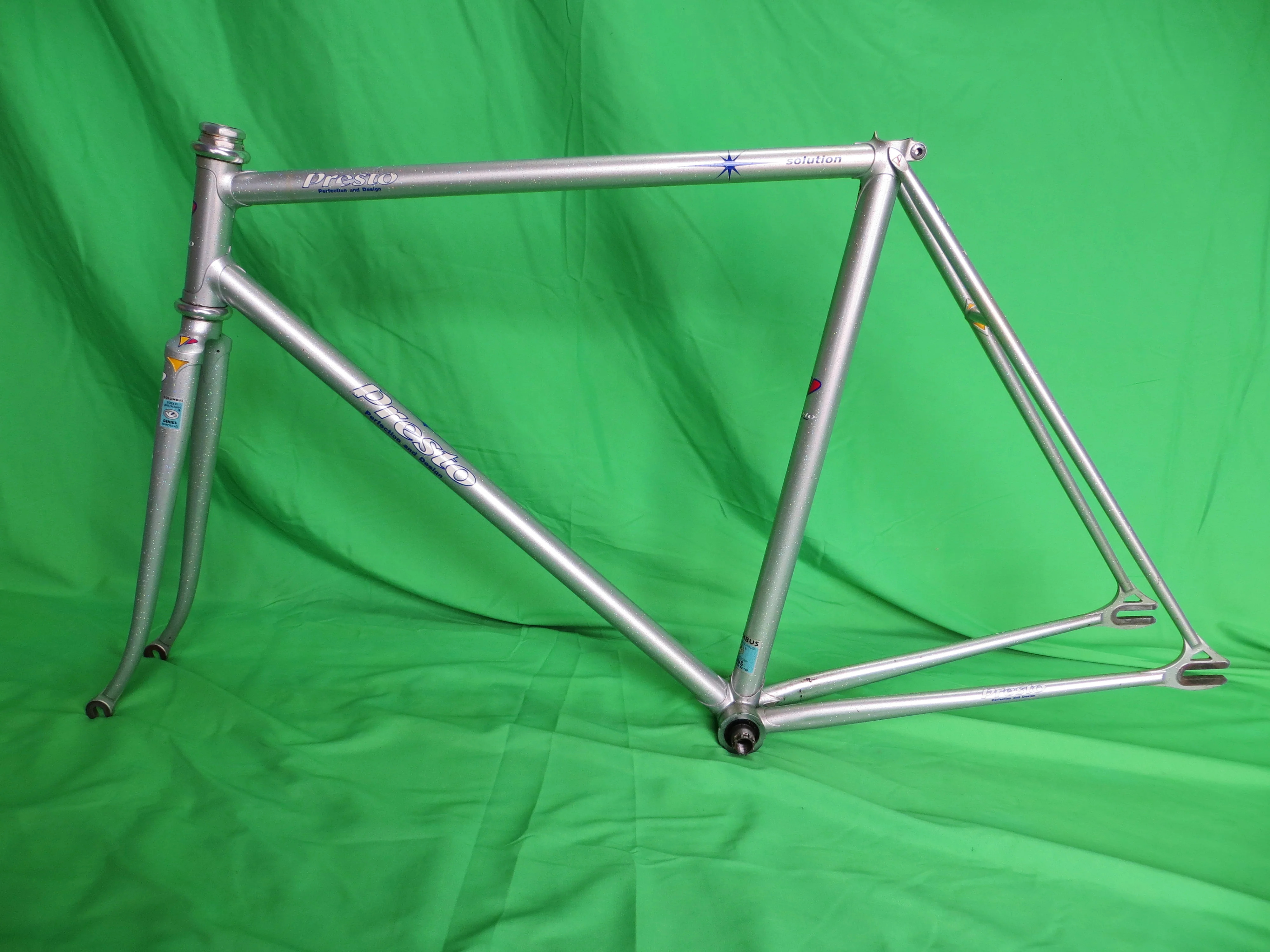 PRESTO Columbus Genius // Bluish Silver with Rainbow Flake // 52cm