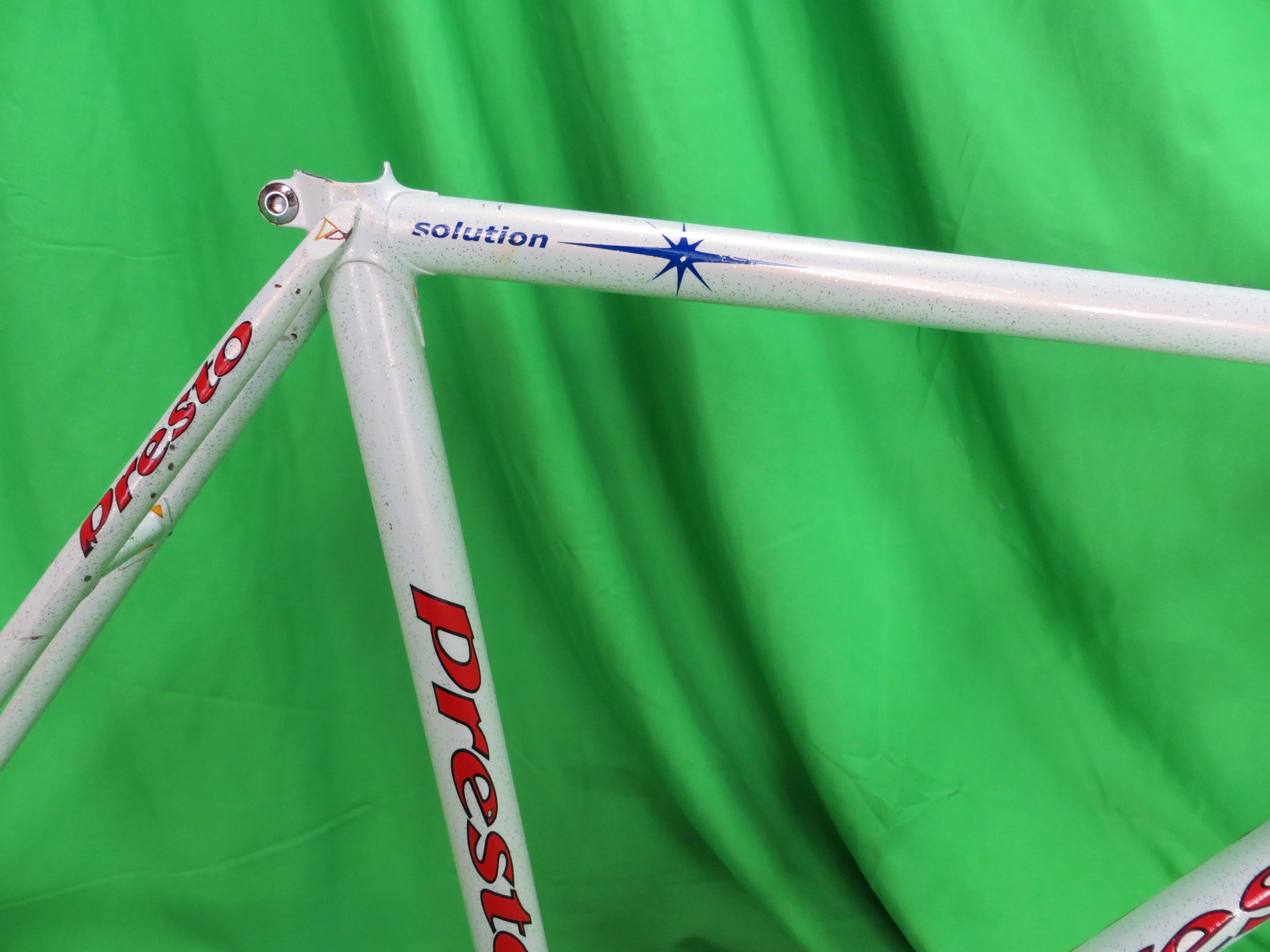 Presto // White with Silver Flake // 51cm - Image 12