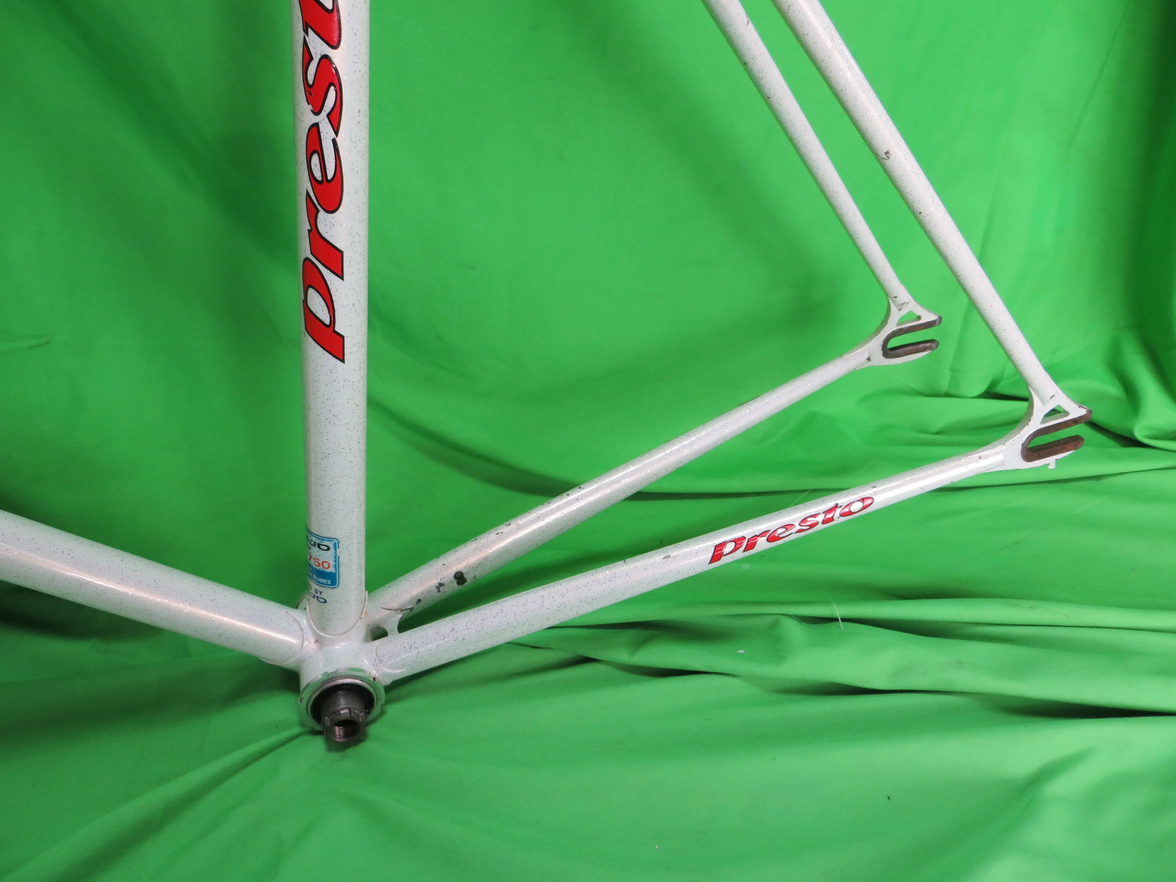 Presto // White with Silver Flake // 51cm - Image 7