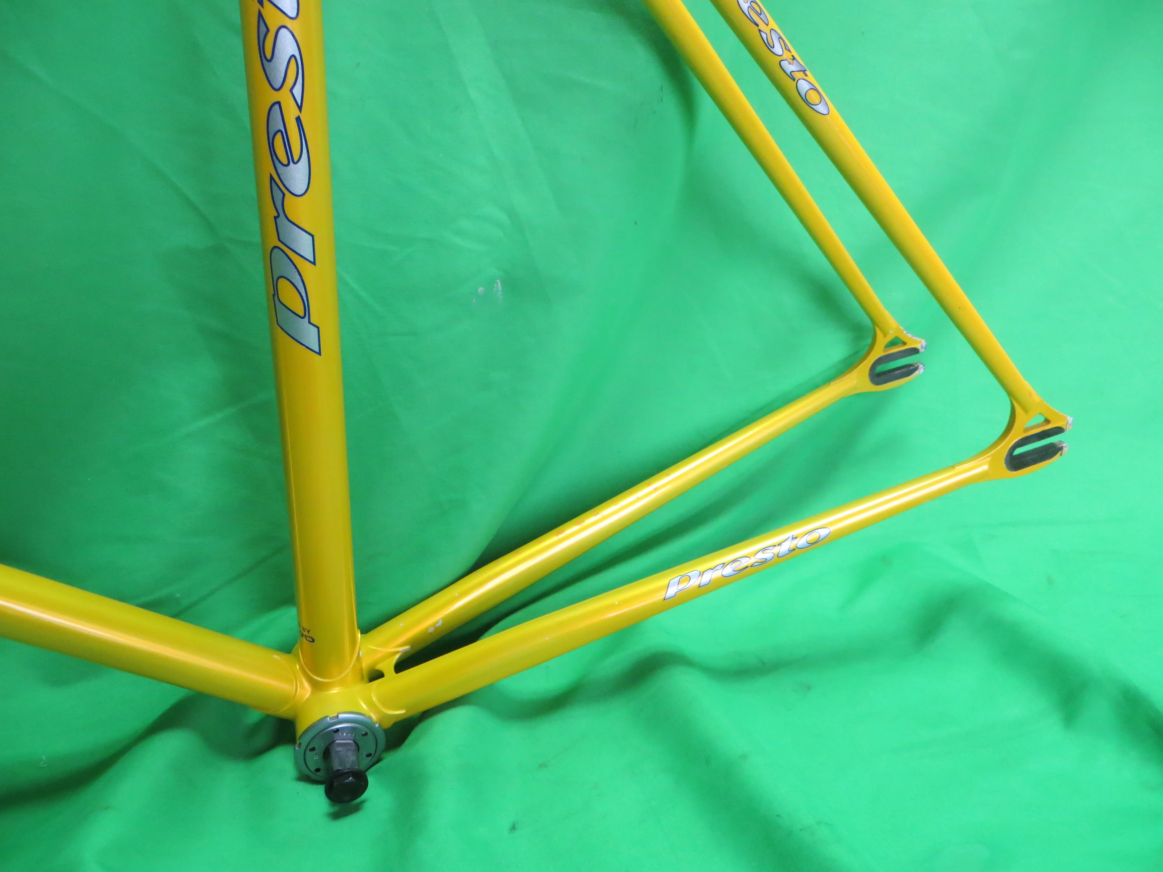 Presto // Yellow Metallic // 50.5cm - Image 7