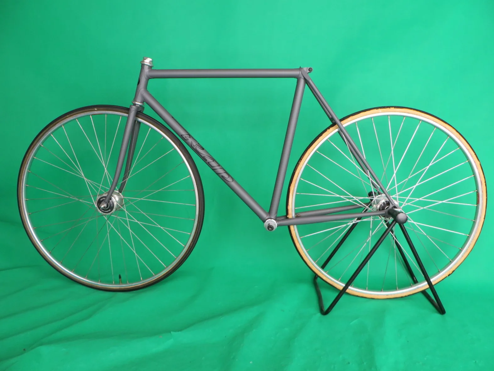 Rap // Matte Gray  // 52.5cm - Image 16