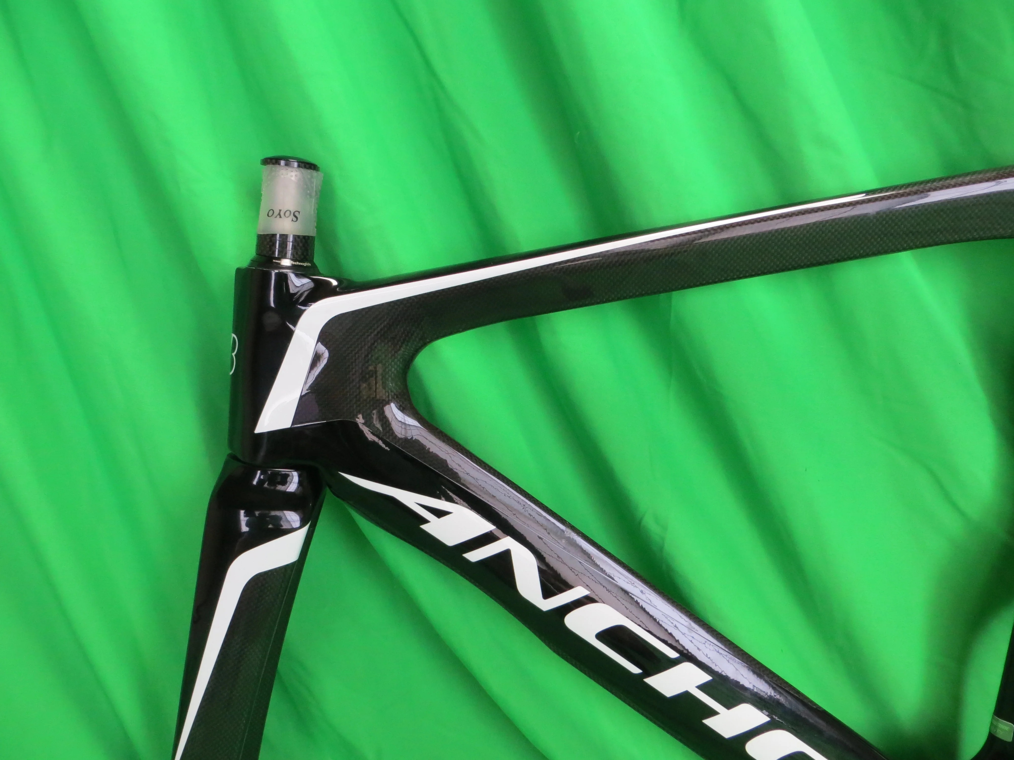Rare! Anchor TR9 Carbon // Black // 49.5cm UCI NJS Approved - Image 4