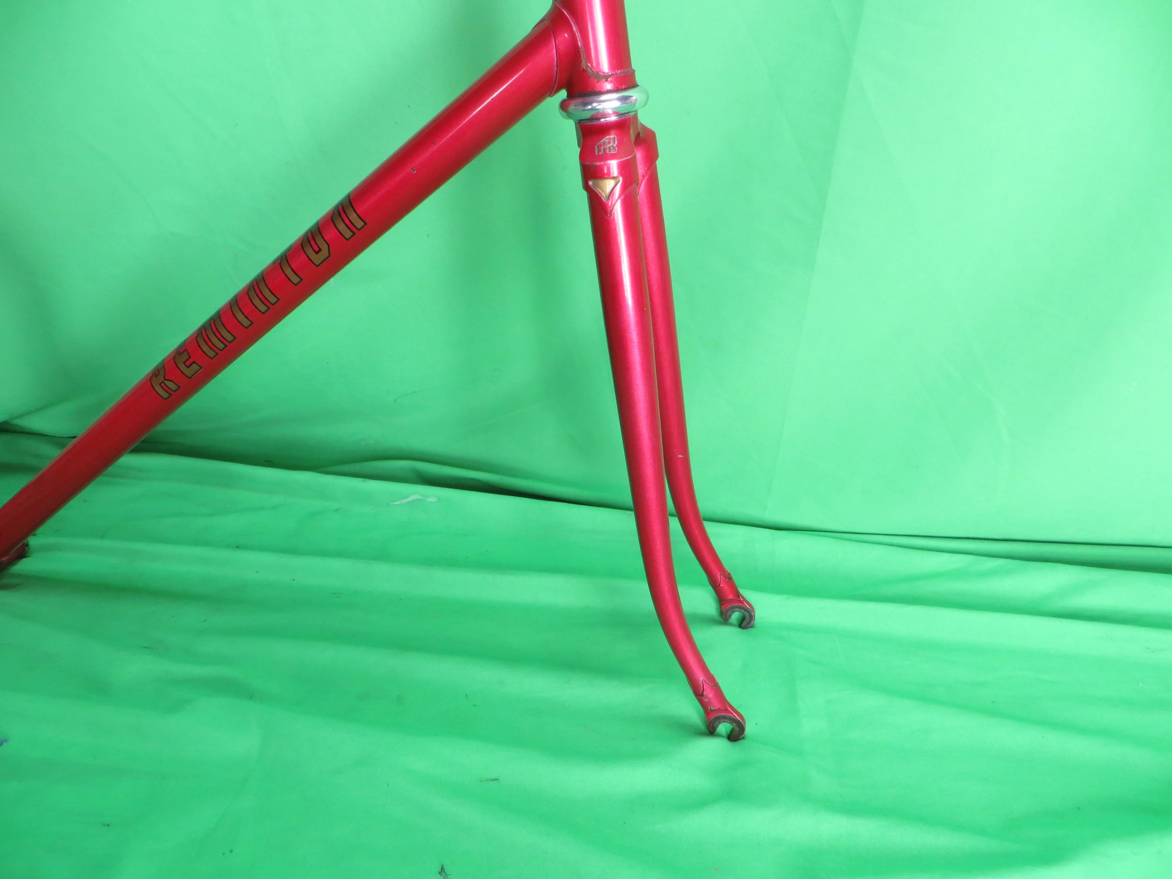 Reminton // Pinkish Red Metallic // 56cm - Image 10