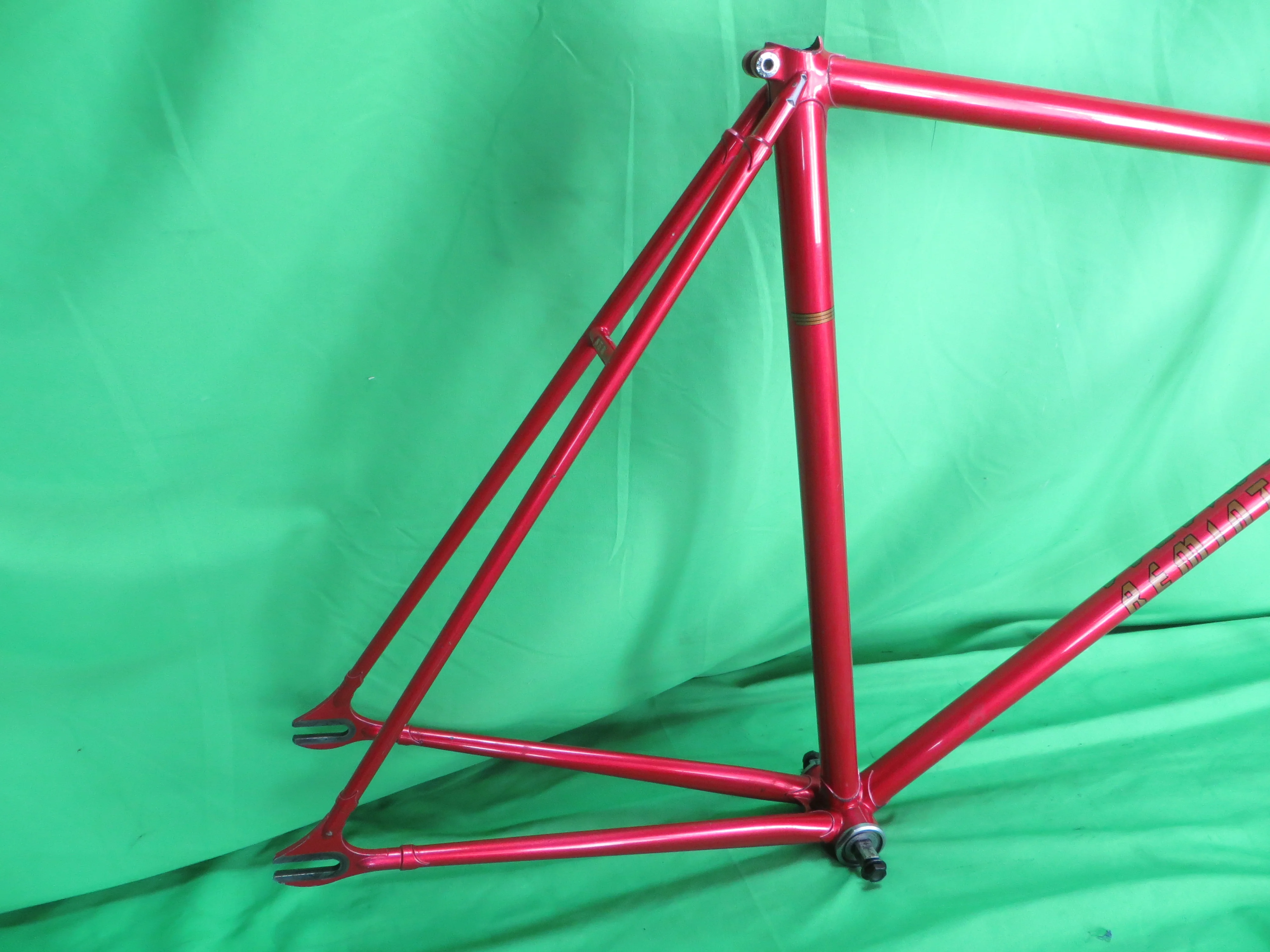 Reminton // Pinkish Red Metallic // 56cm - Image 16
