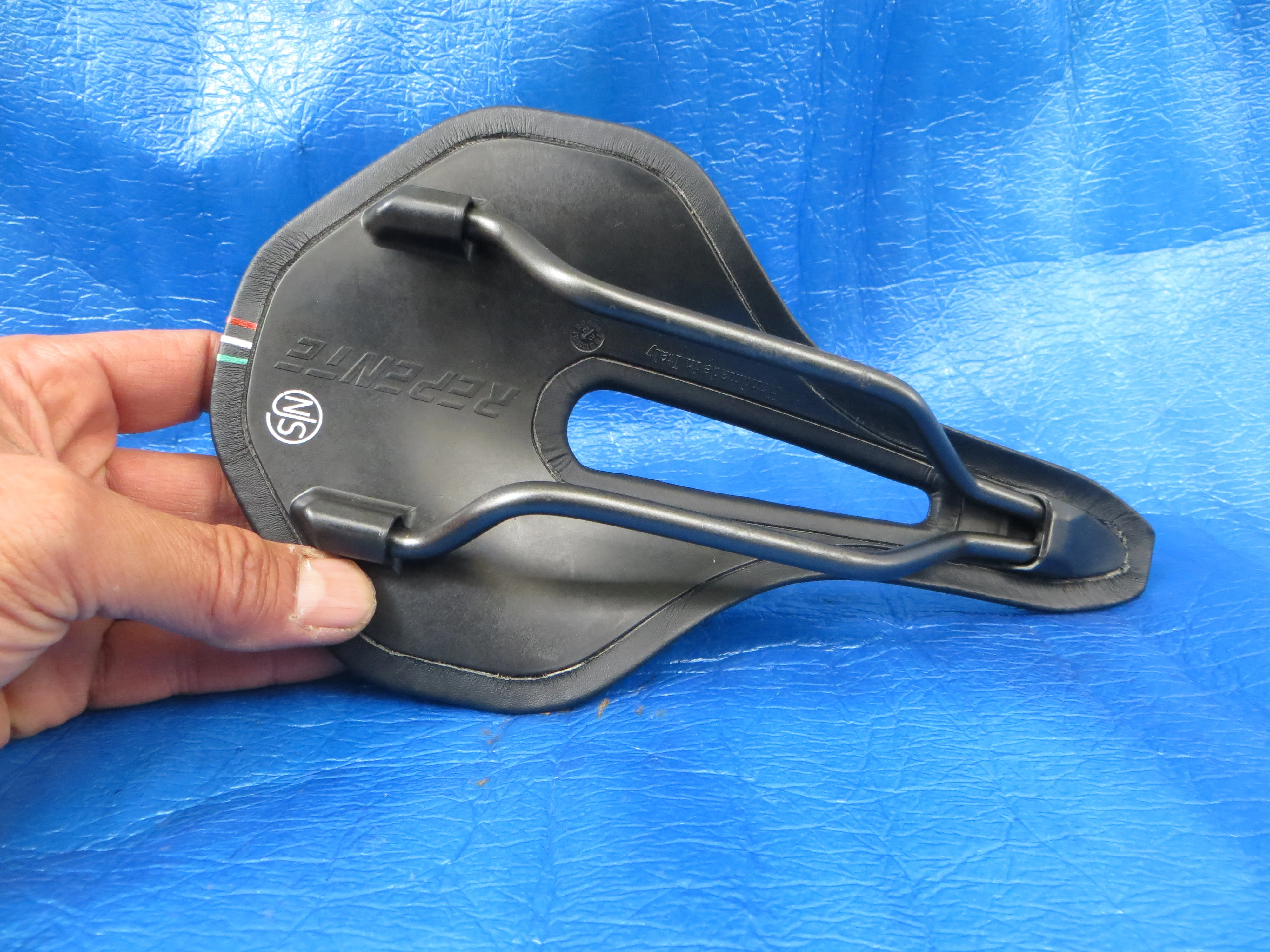 Repente Quasar 2.0 44mm Rail PADDED Saddle NJS (25040303) - Image 5