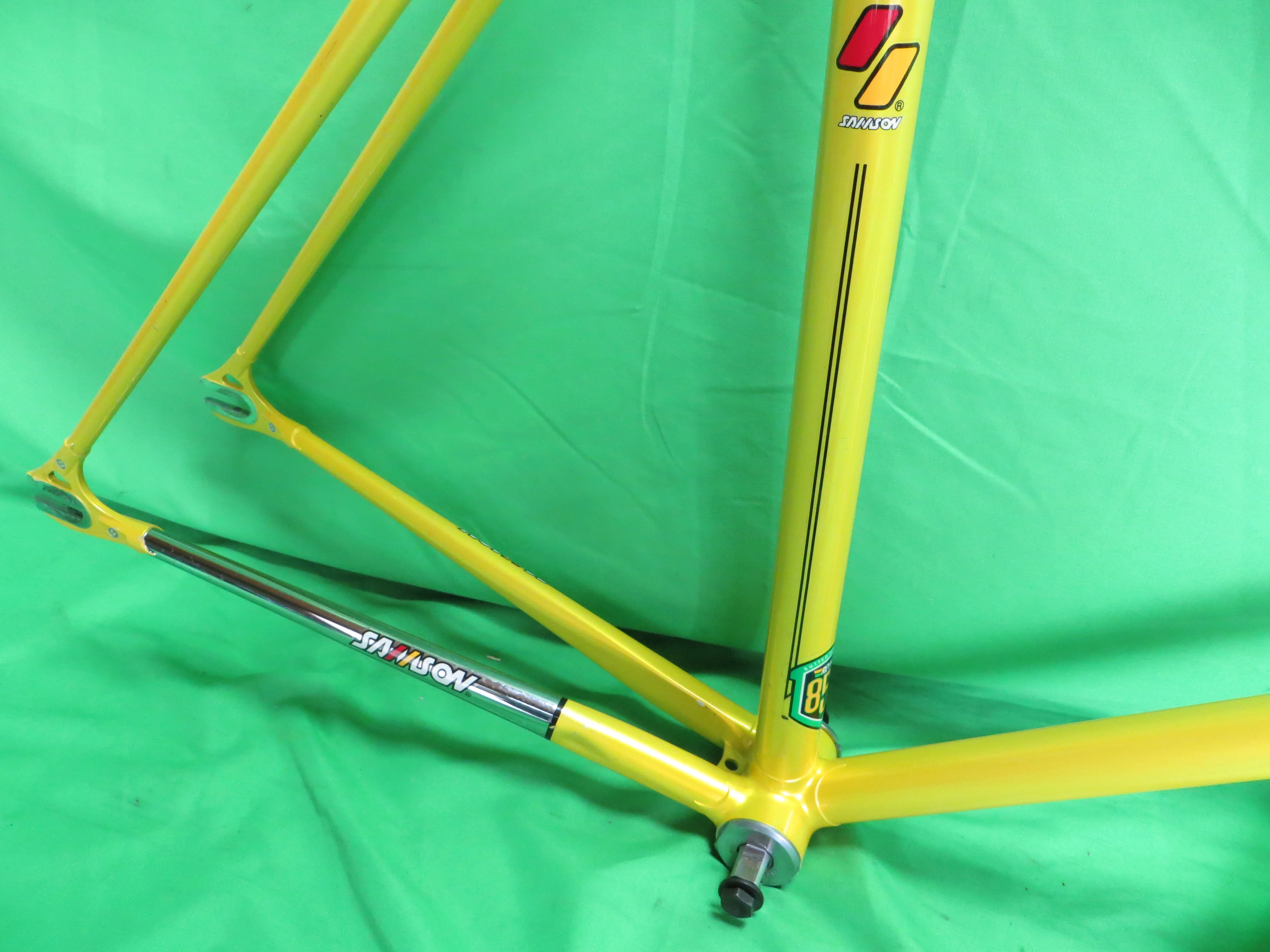 Samson Reynolds 853 // Yellow Metallic // 51cm - Image 14