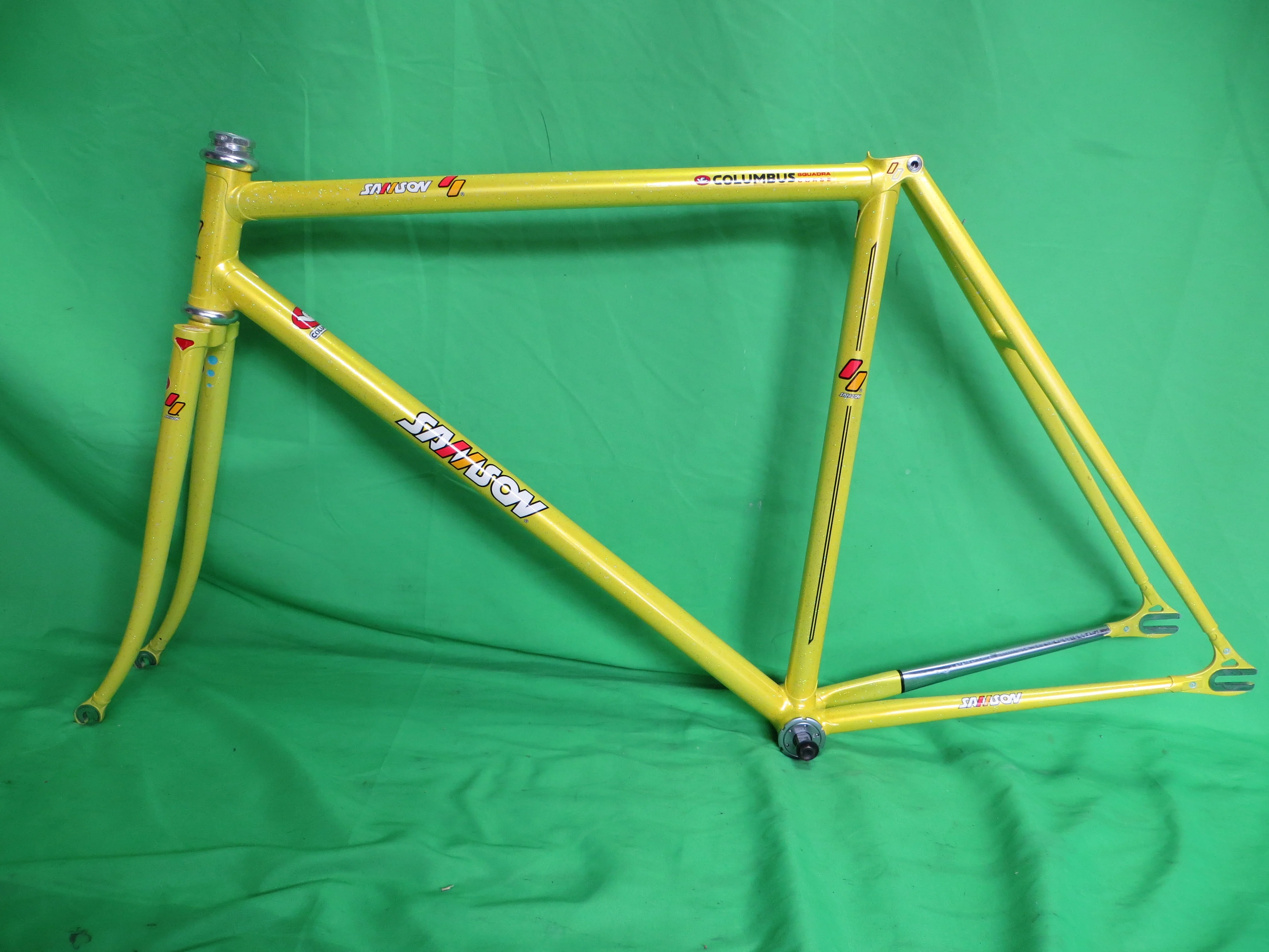 Samson // Lemon Yellow with Rainbow Flake // 51cm