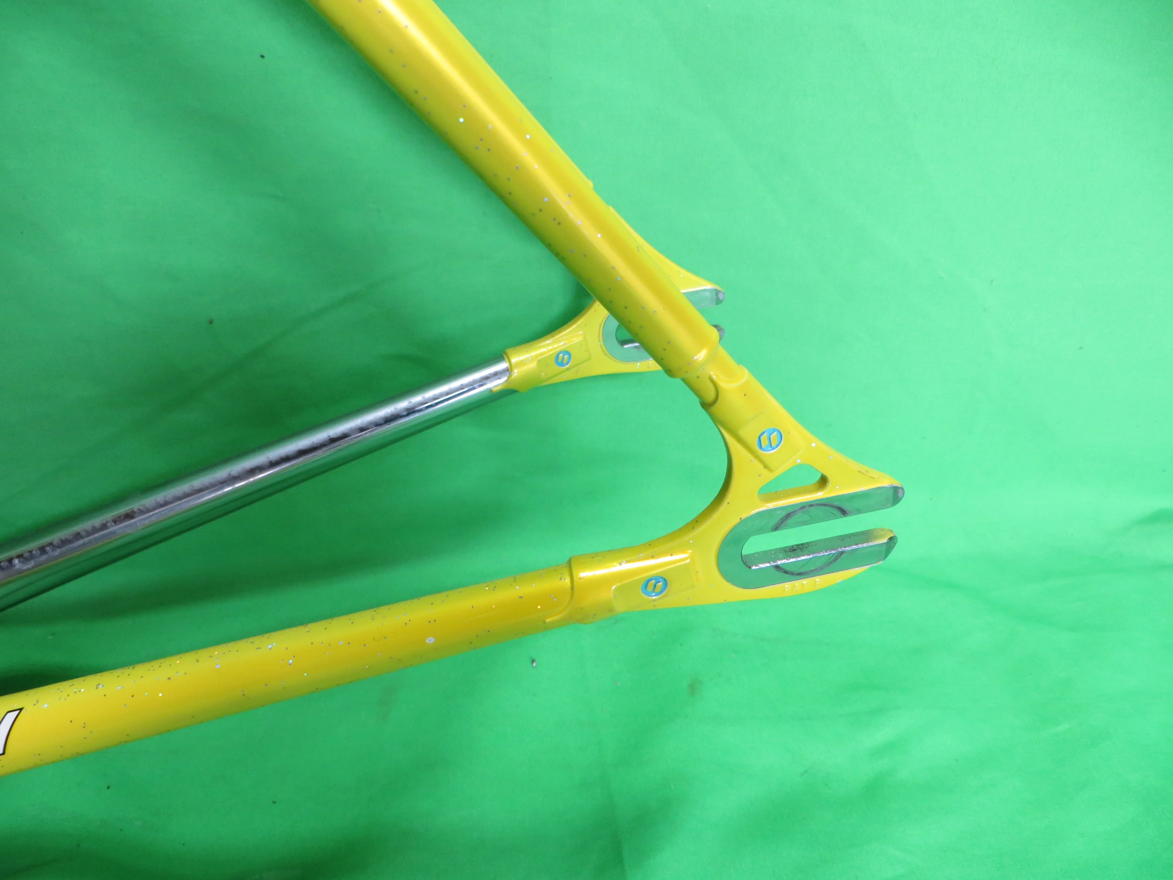 Samson // Lemon Yellow with Rainbow Flake // 51cm - Image 10