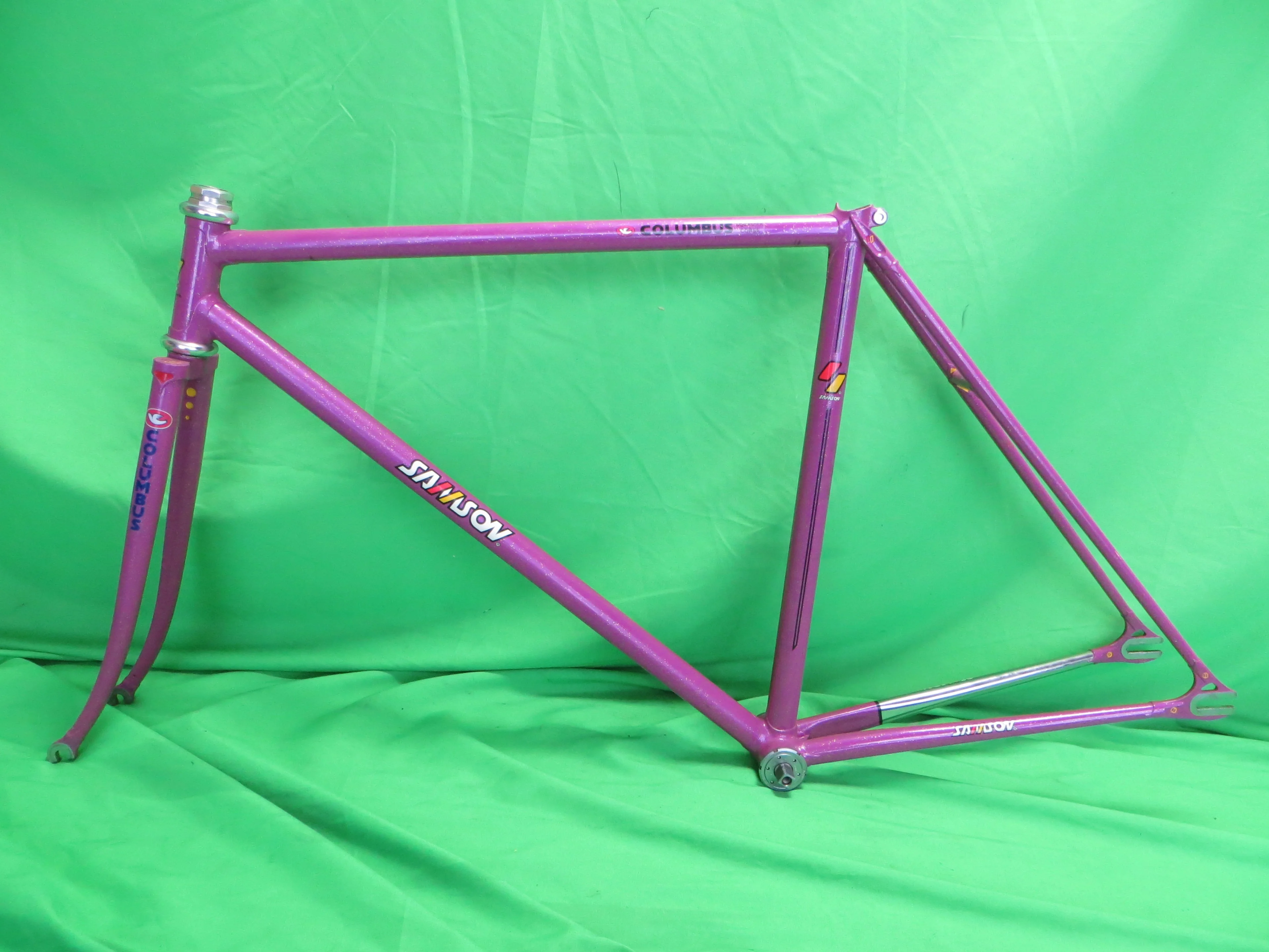 90's Samson// Purplish Pink with Gold Flake // 49.5cm
