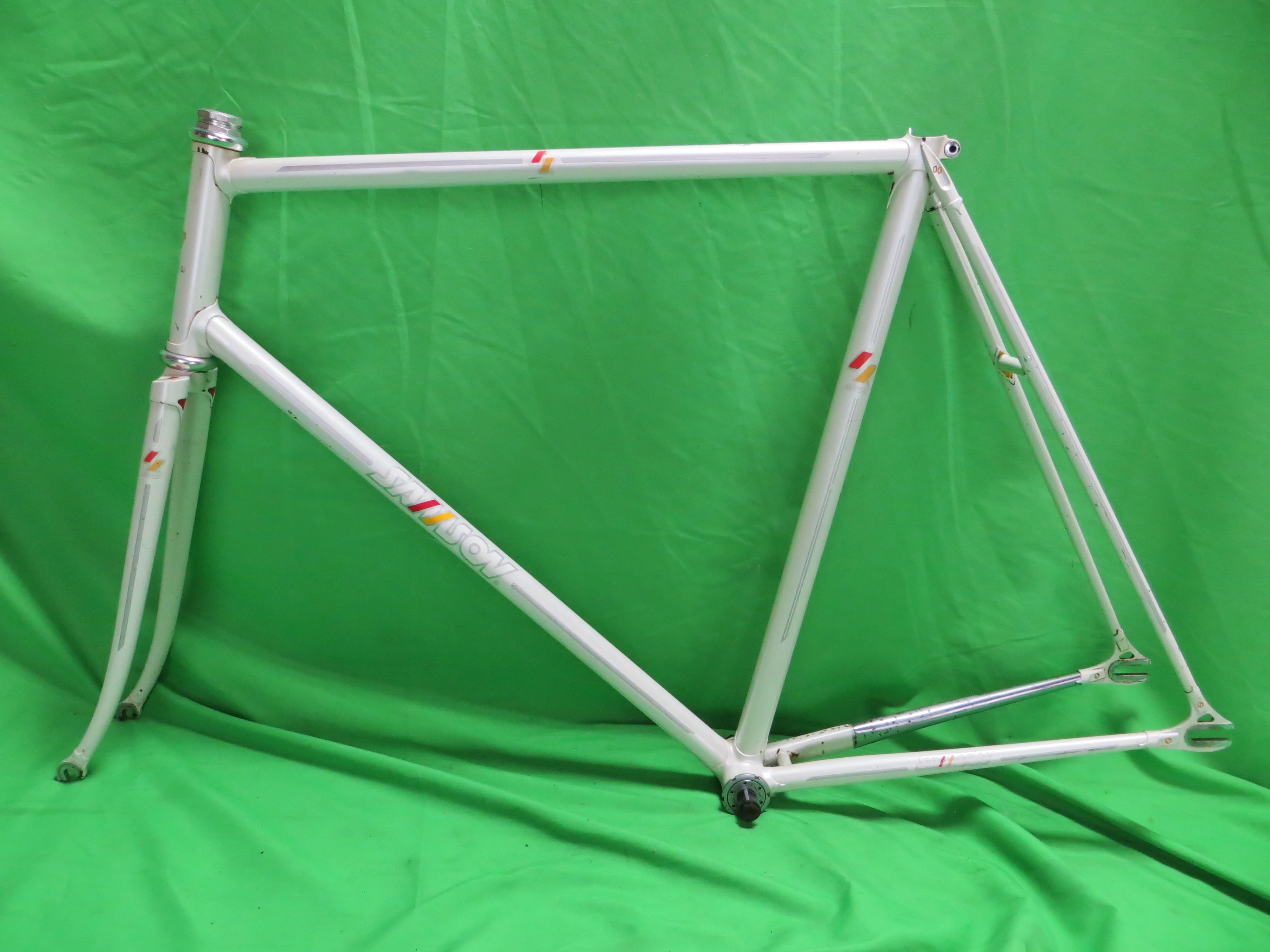 Samson// White // 57.5cm