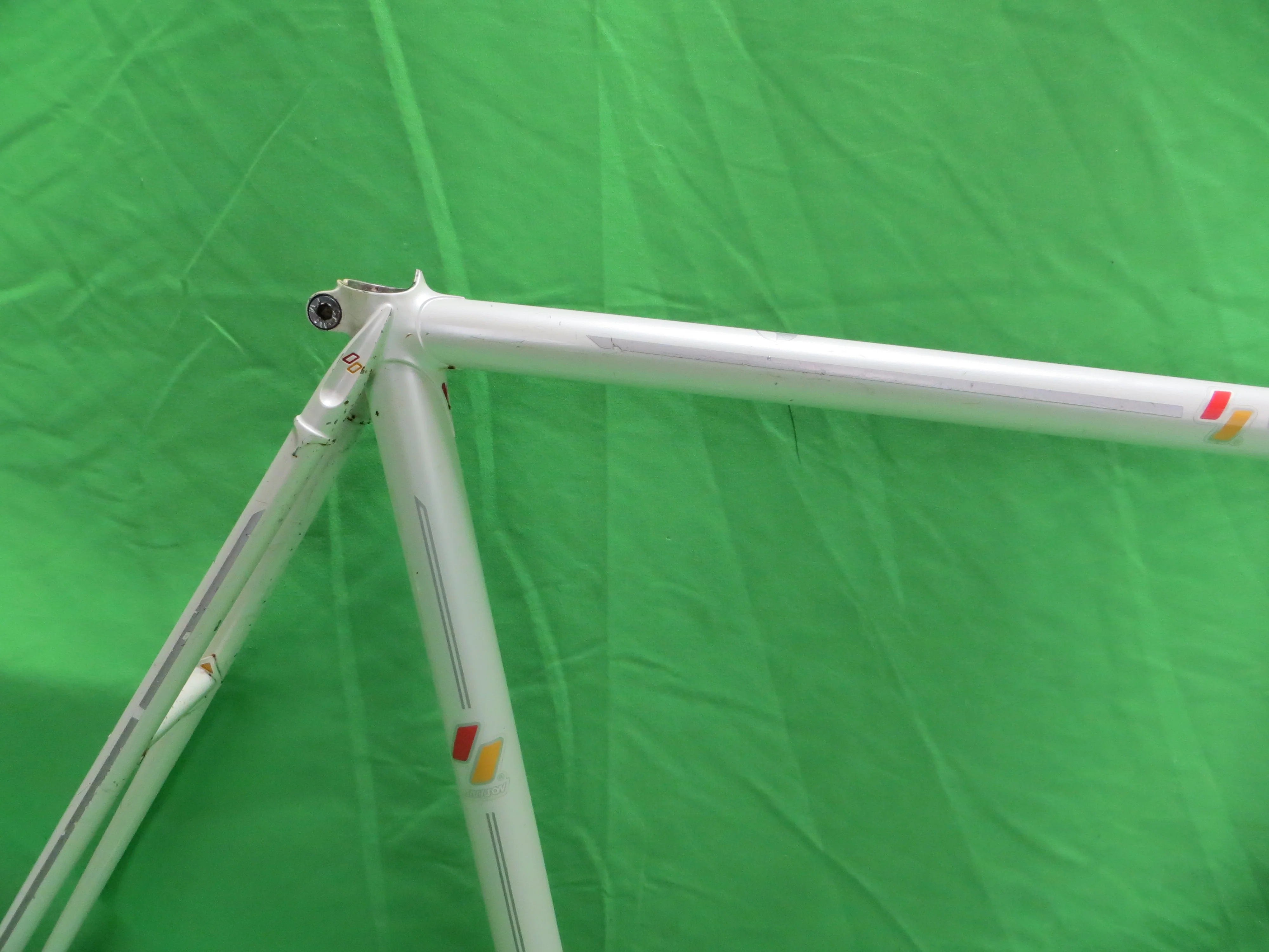 Samson// White // 57.5cm - Image 13