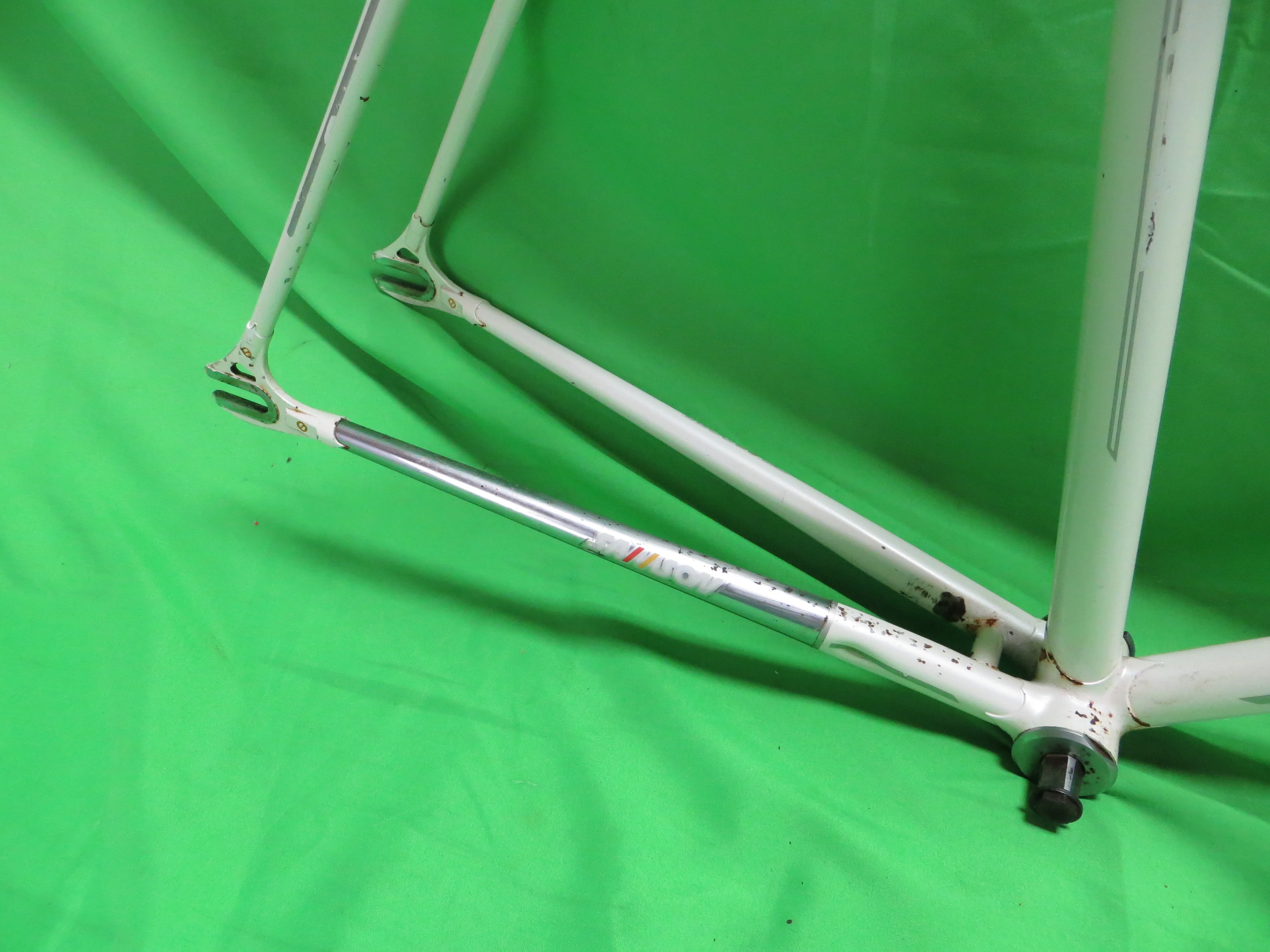 Samson// White // 57.5cm - Image 15