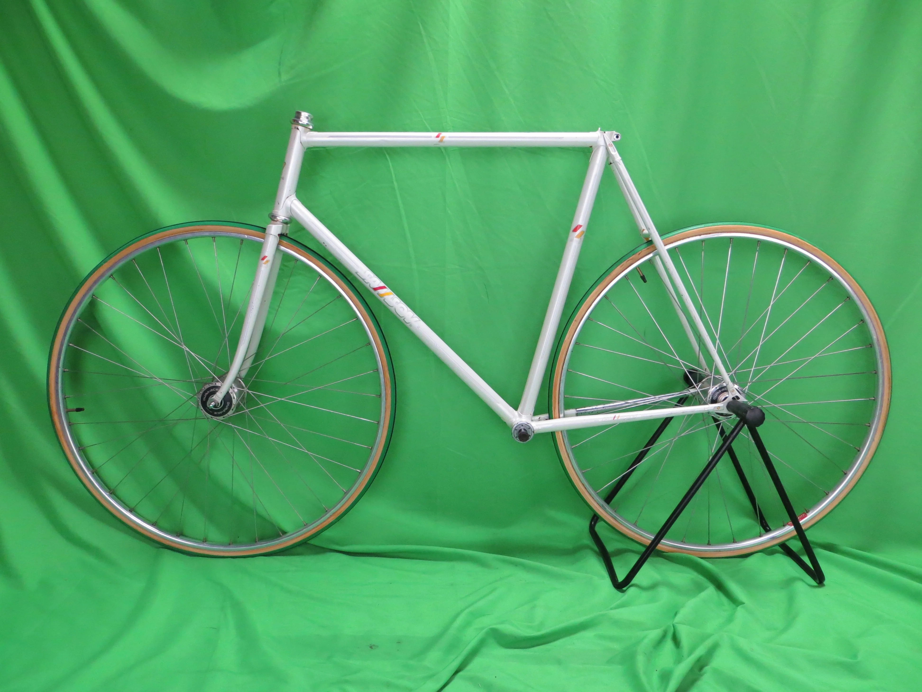 Samson// White // 57.5cm - Image 17