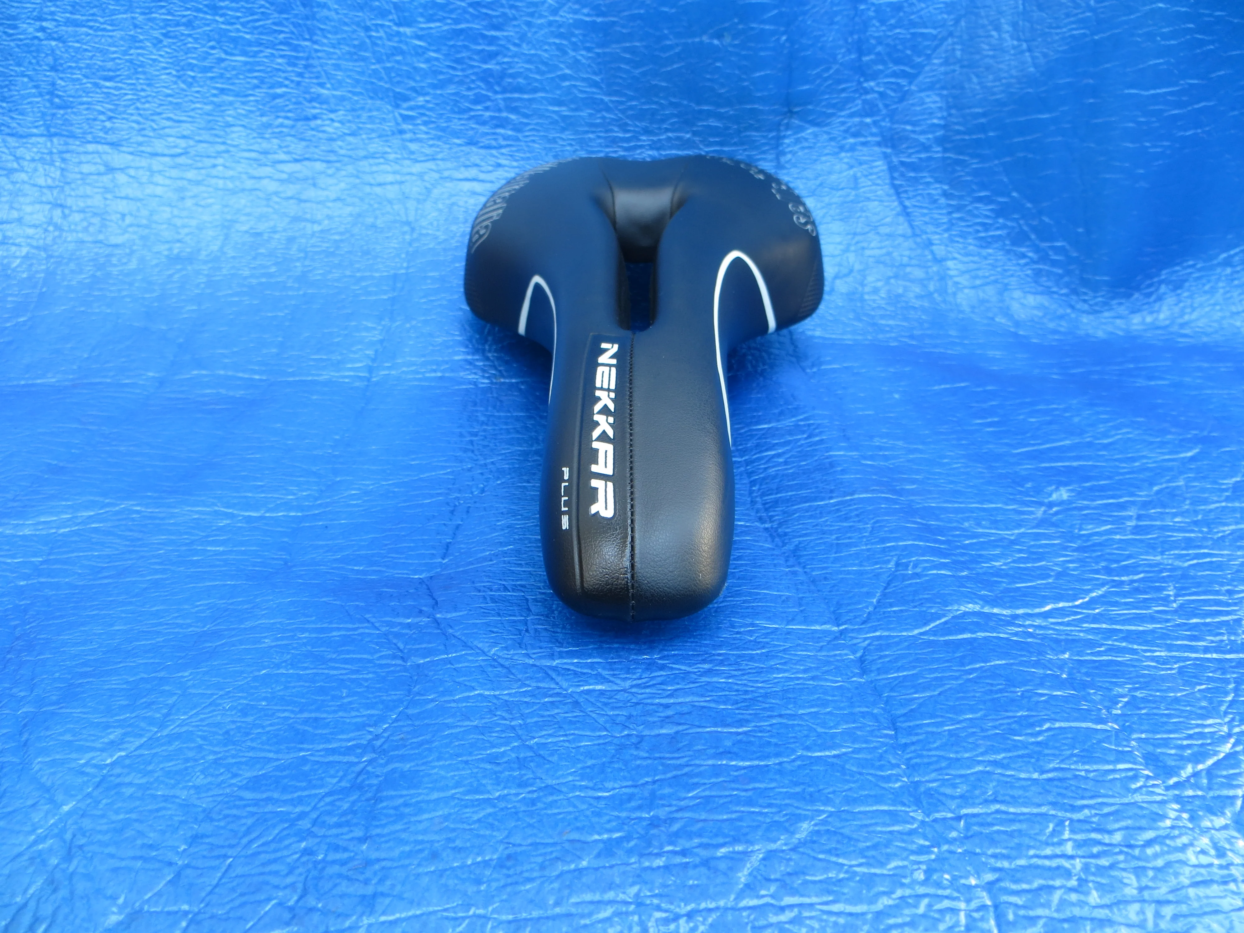 Selle ITALIA Nekkar 44mm Rail PADDED Saddle Non NJS (25032201) - Image 2