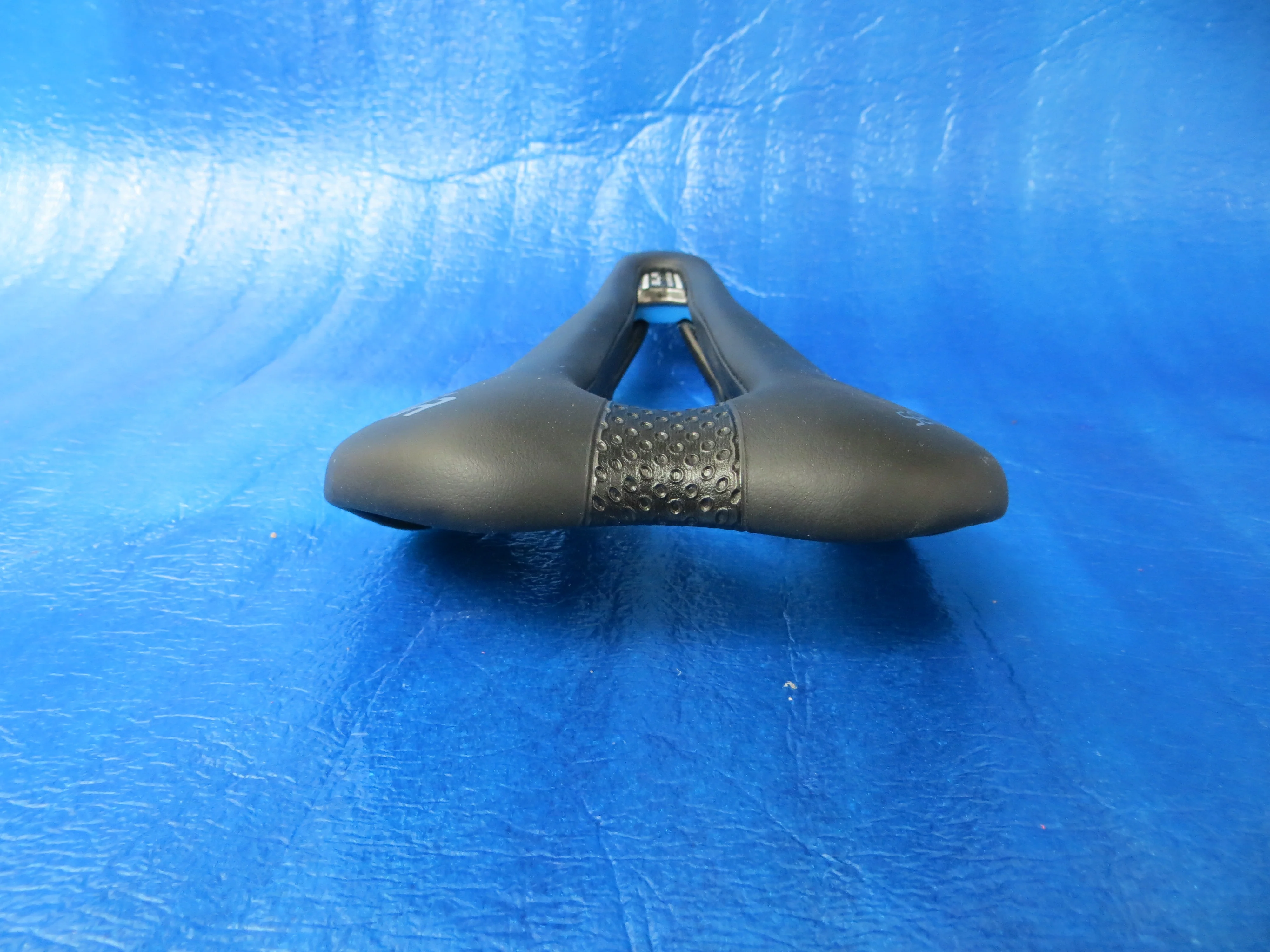 Selle ITALIA SLR Superflow 44mm Rail PADDED Saddle NJS Approved Manganese Rail (24110208) - Image 4