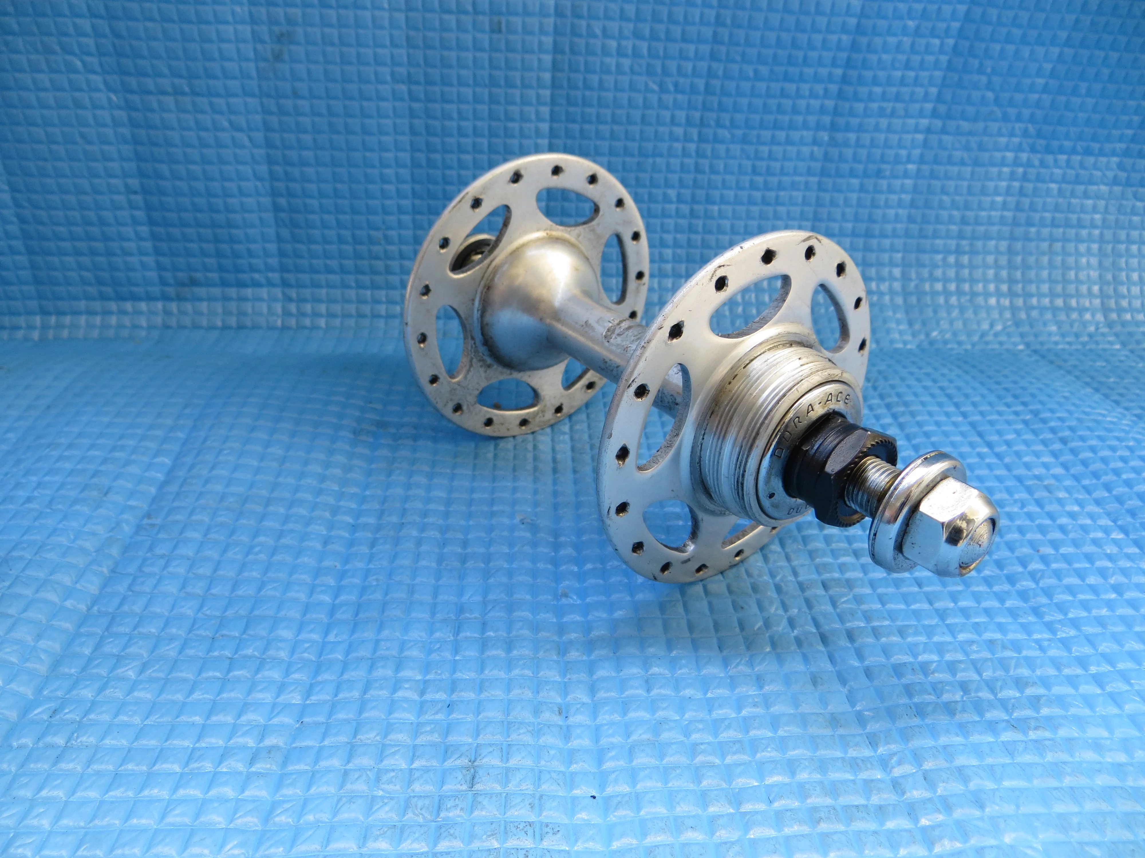 Shimano Dura Ace HB-7520 36H 120mm Rear Hub One Sided Fixed  (22092851) - Image 4