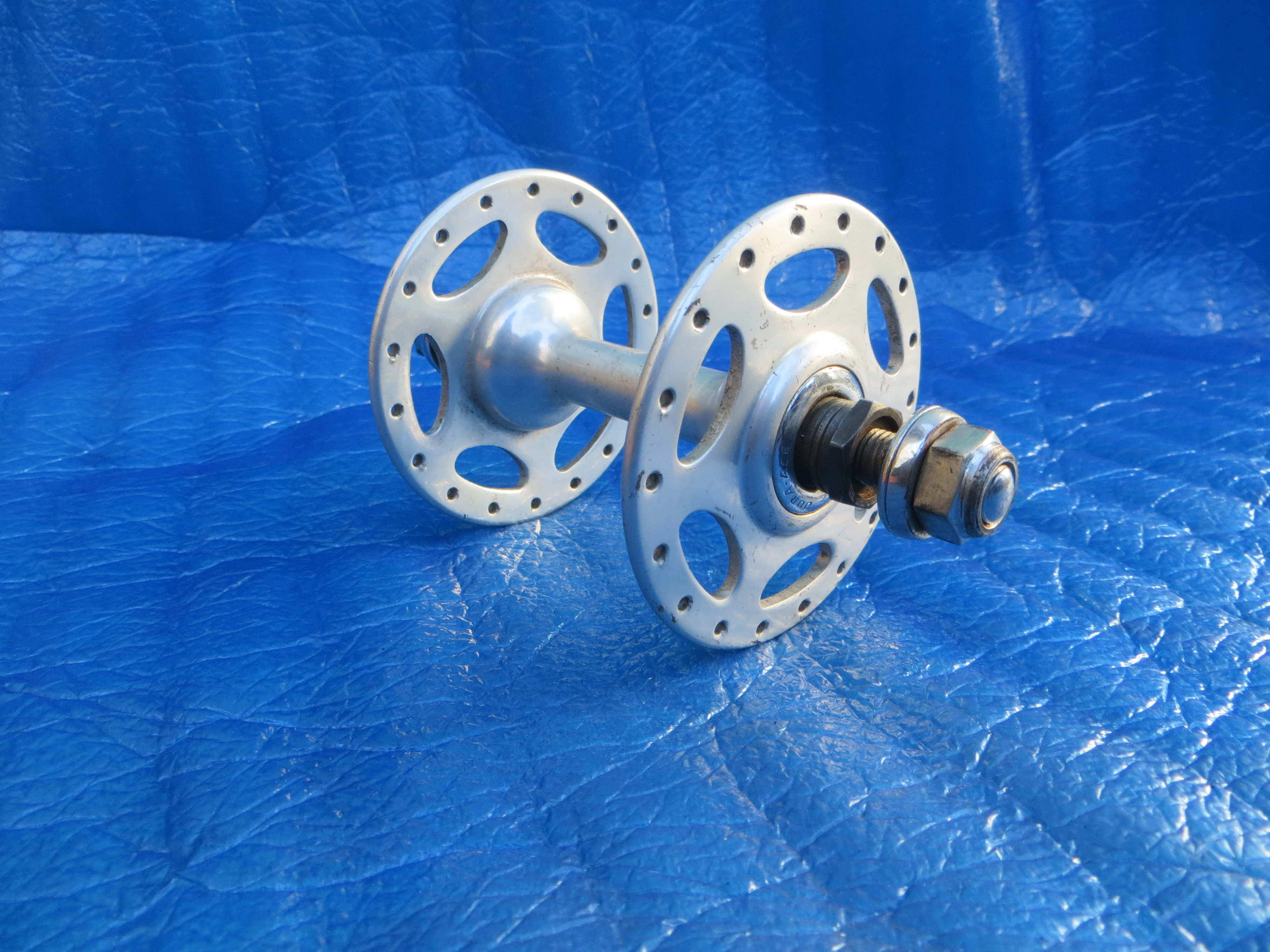 Shimano Dura Ace HB-7520 36H Front Hub 9mm NJS (25121207) - Image 2