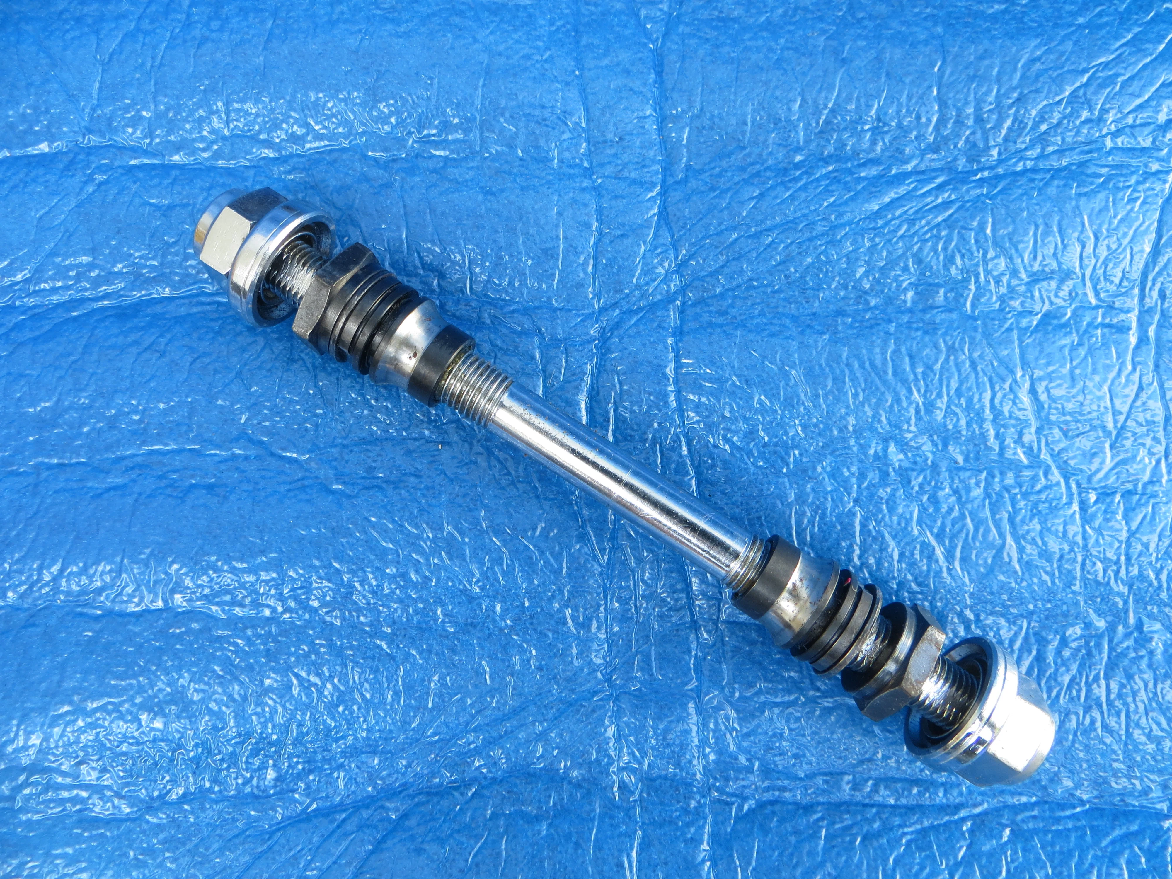 Shimano Dura Ace HB-7600 Front Hub Axle Set 8mm (25071904)