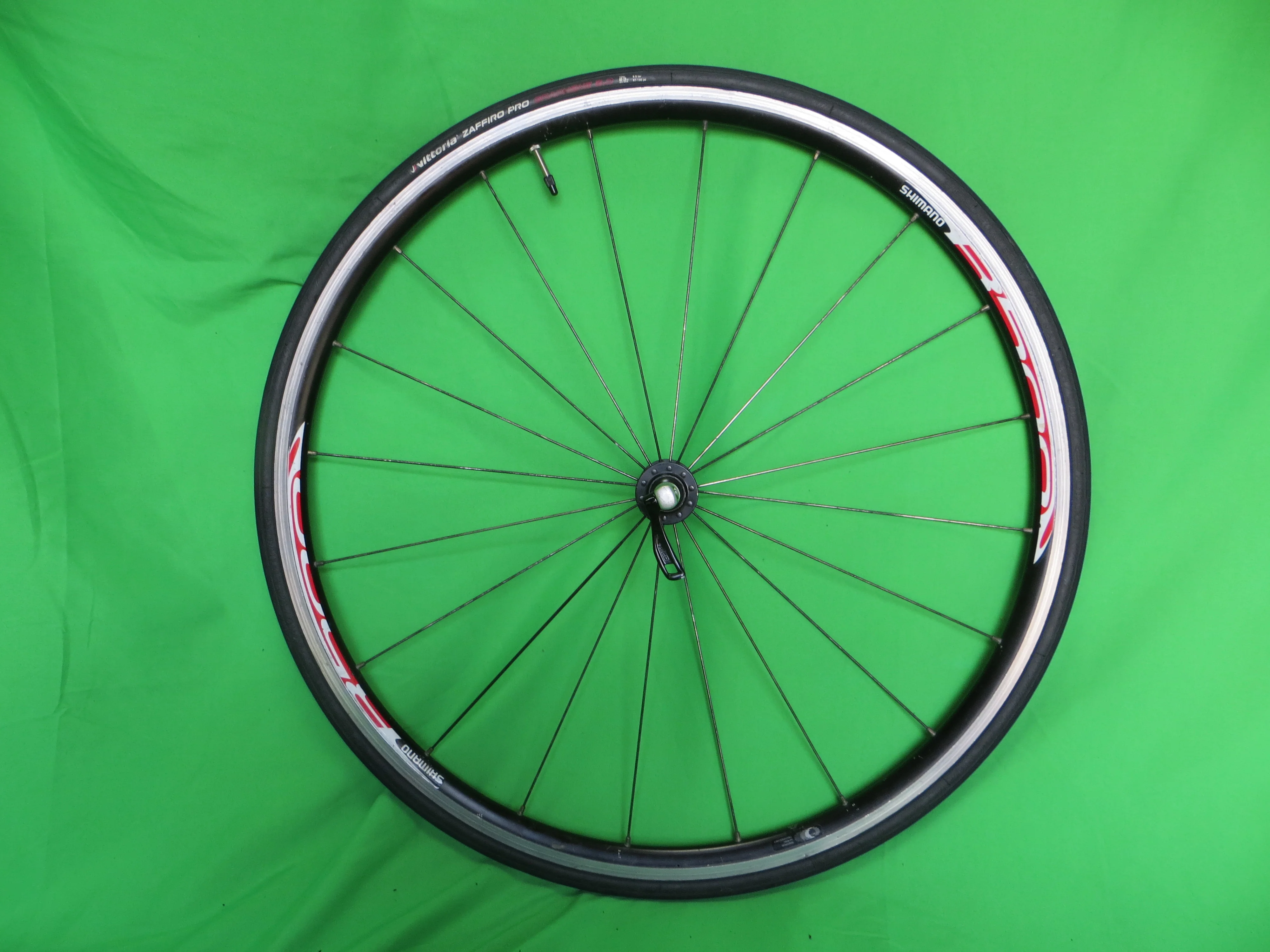 Shimano R500 Front Clincher Wheel 700c, Vittoria Tire (24090702) - Image 4