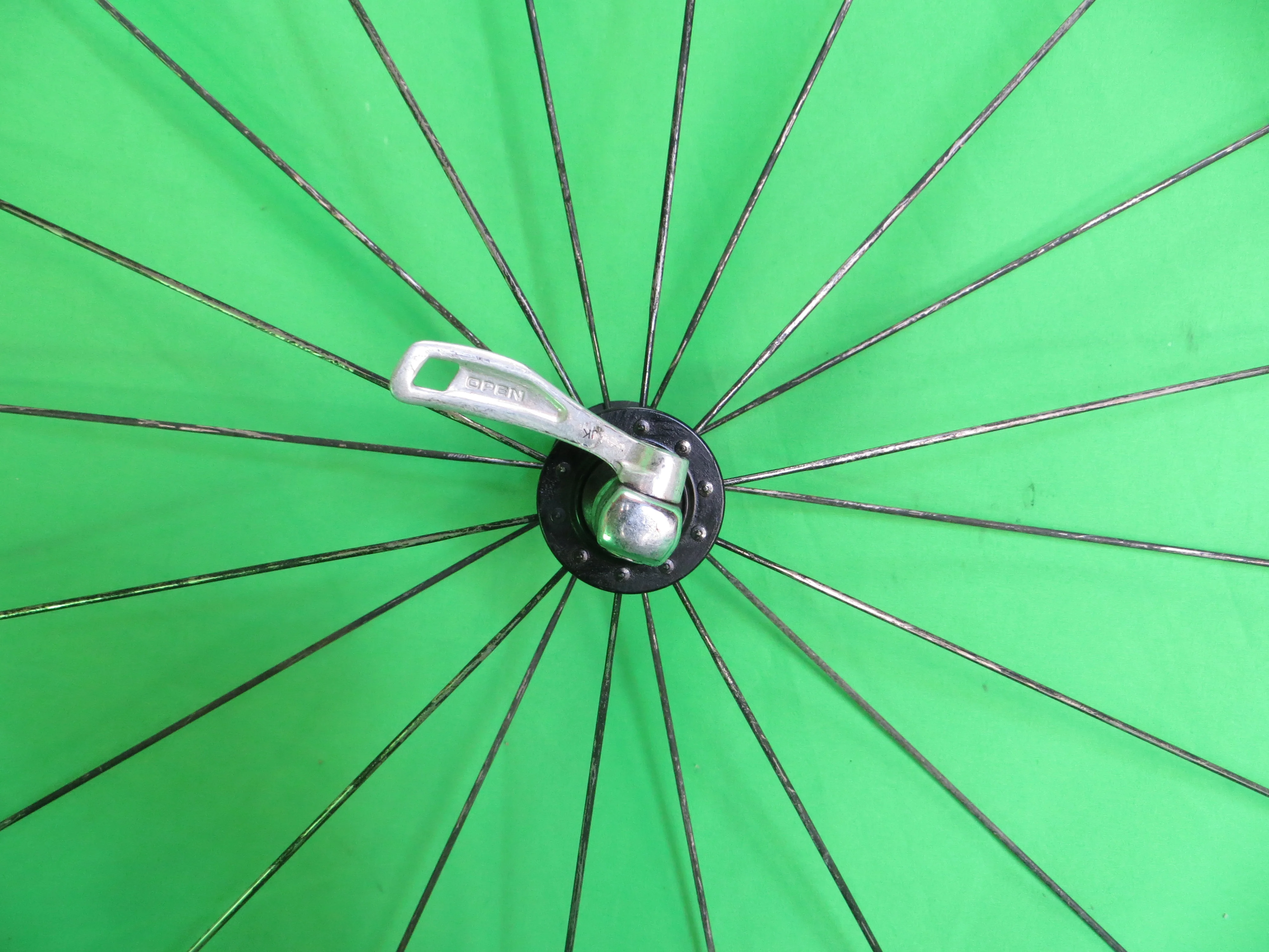 Shimano WH-R500 Clincher Front Wheel 100mm/9mm 700c (25011102) - Image 2