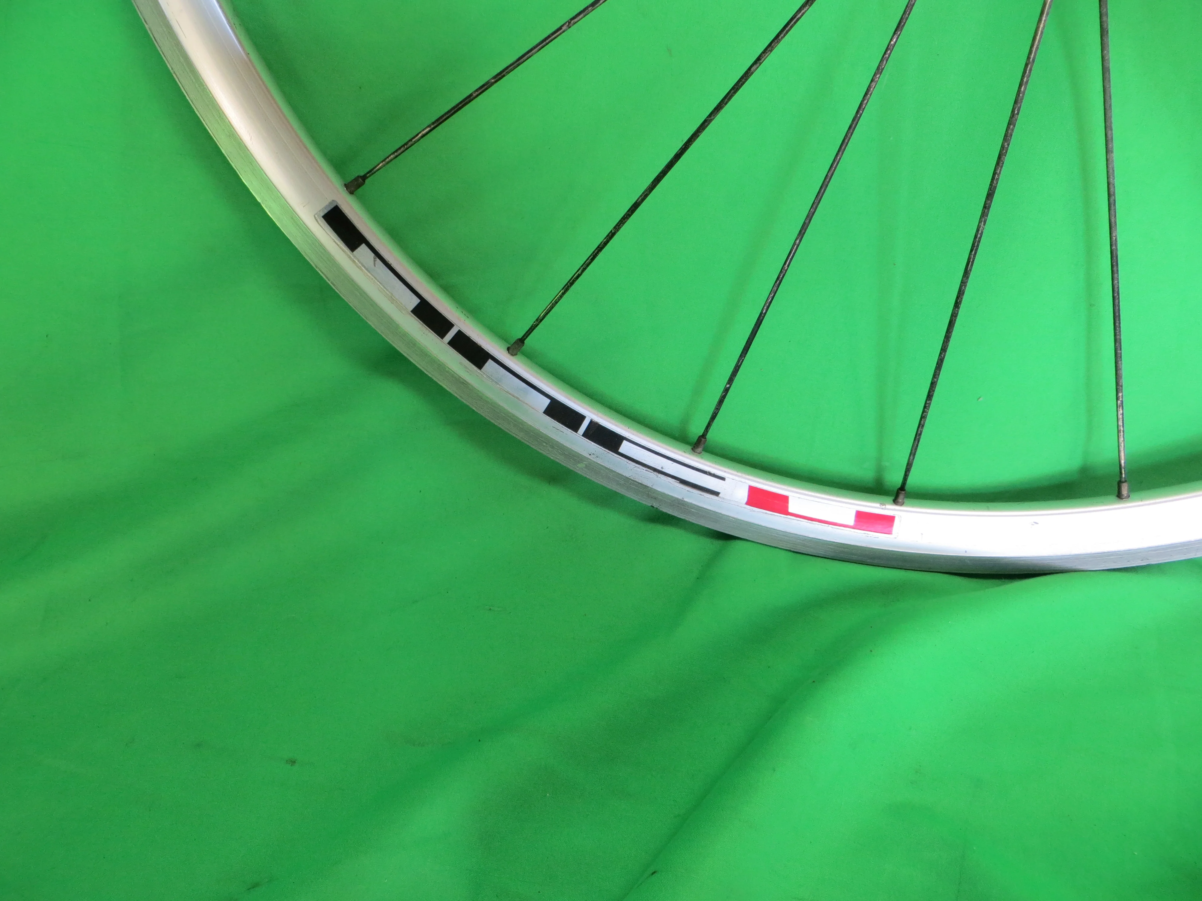 Shimano WH-R500 Clincher Front Wheel 100mm/9mm 700c (25011102) - Image 6