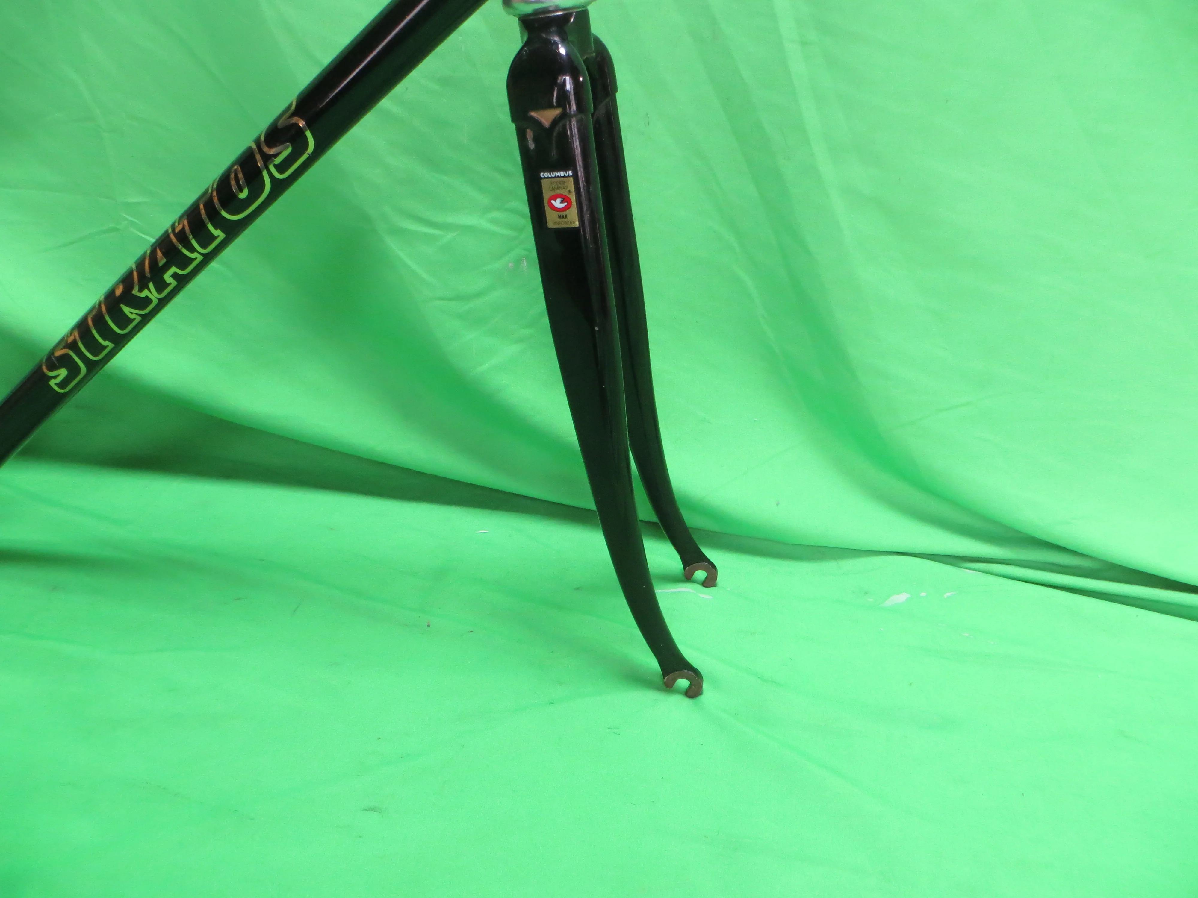 Stratos Columbus Max Fork // Black with Fine Gold Flake // 50cm - Image 10