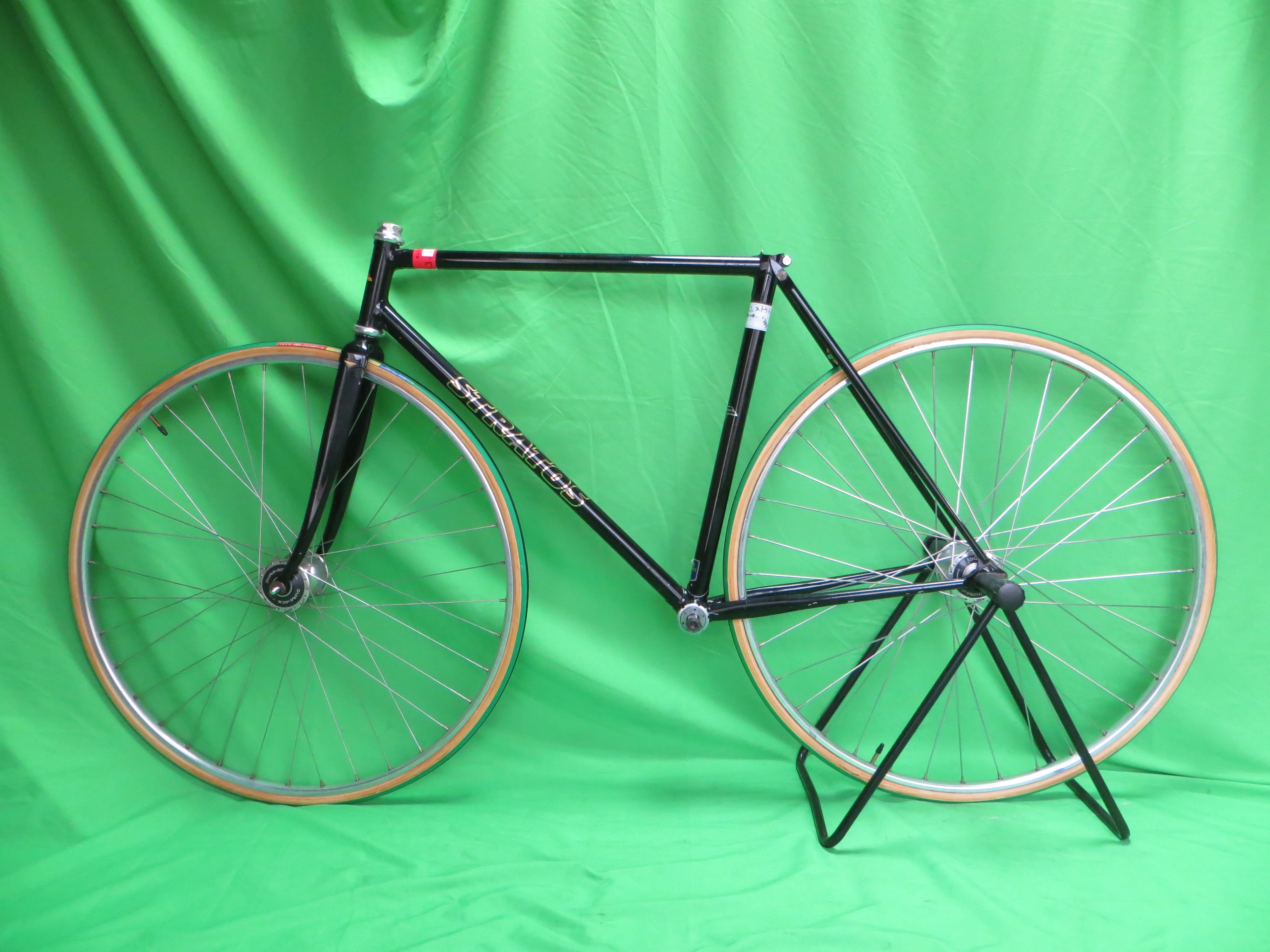 Stratos Columbus Max Fork // Black with Fine Gold Flake // 50cm - Image 16