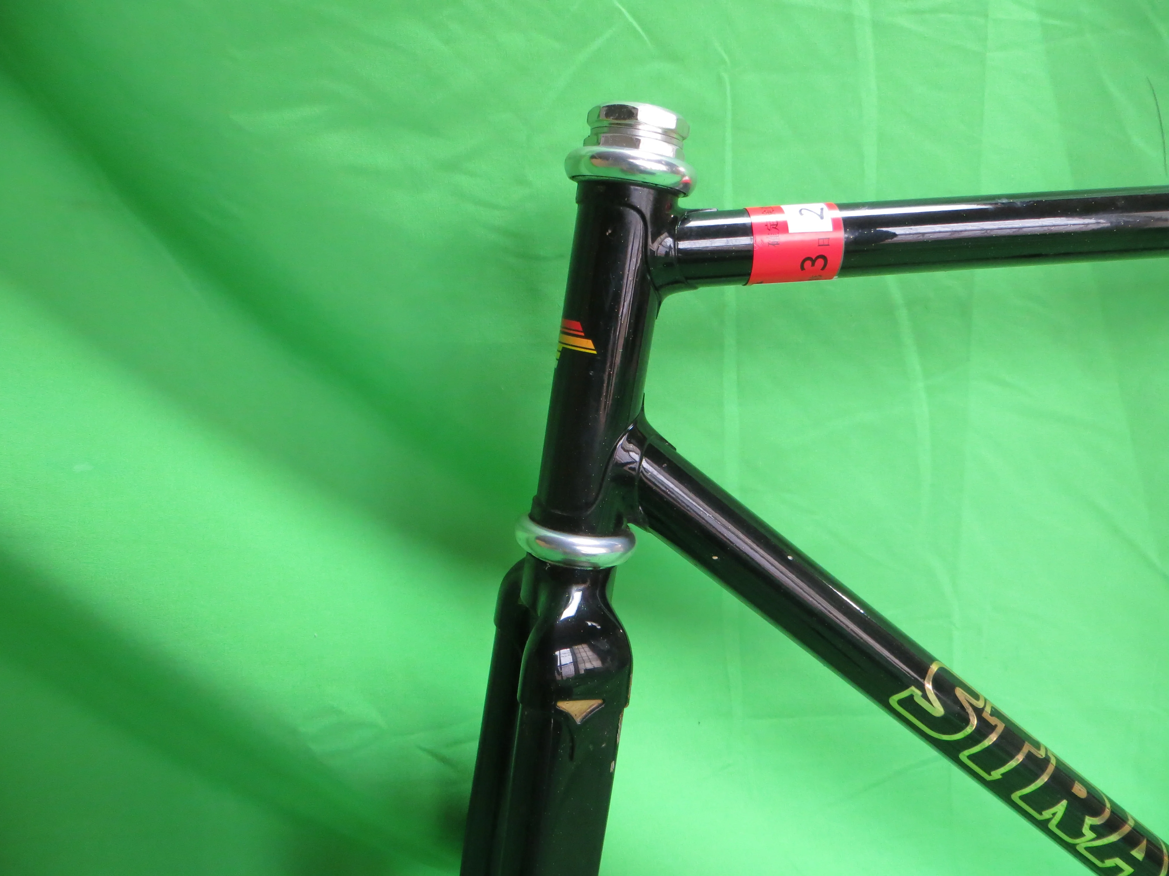 Stratos Columbus Max Fork // Black with Fine Gold Flake // 50cm - Image 2