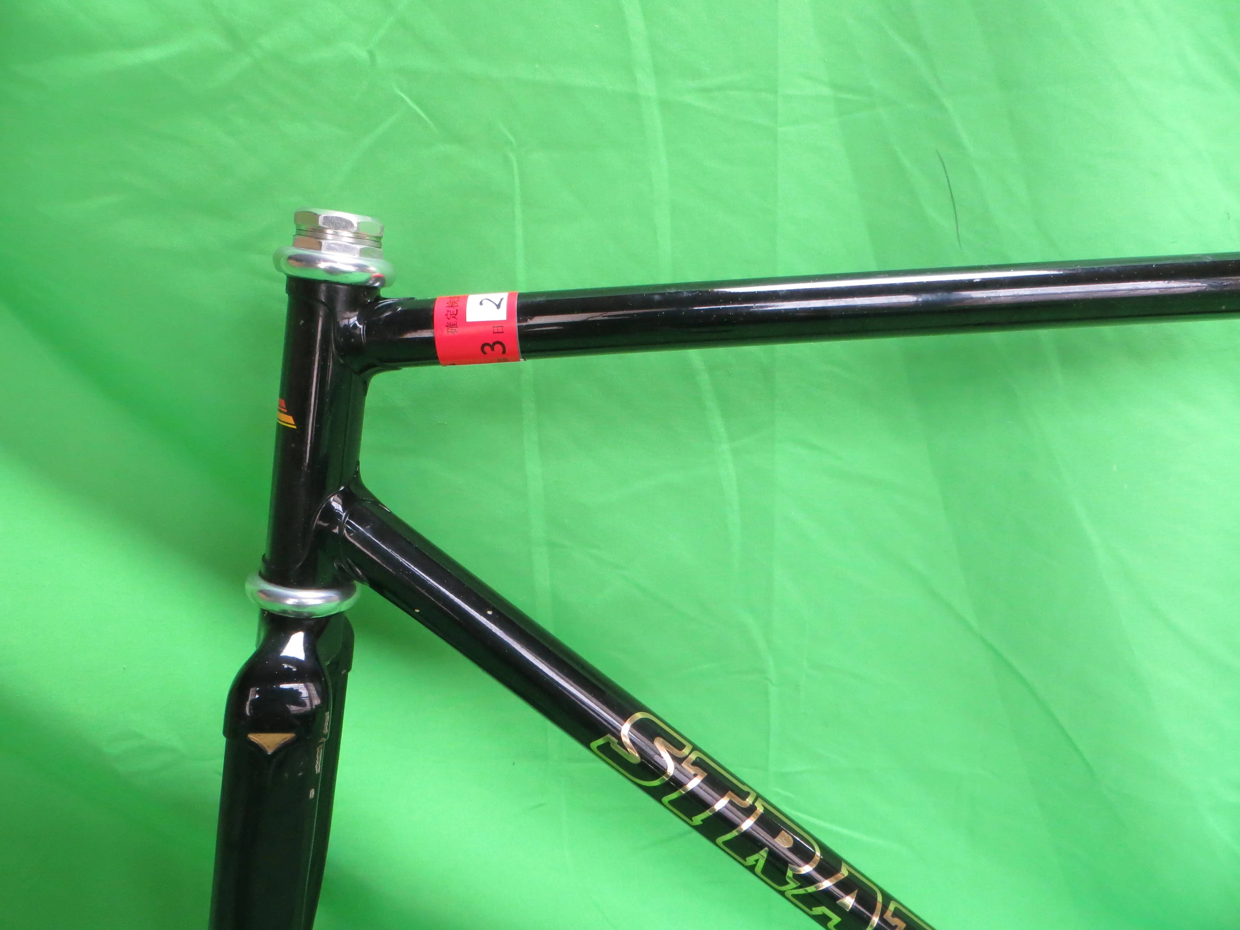 Stratos Columbus Max Fork // Black with Fine Gold Flake // 50cm - Image 4