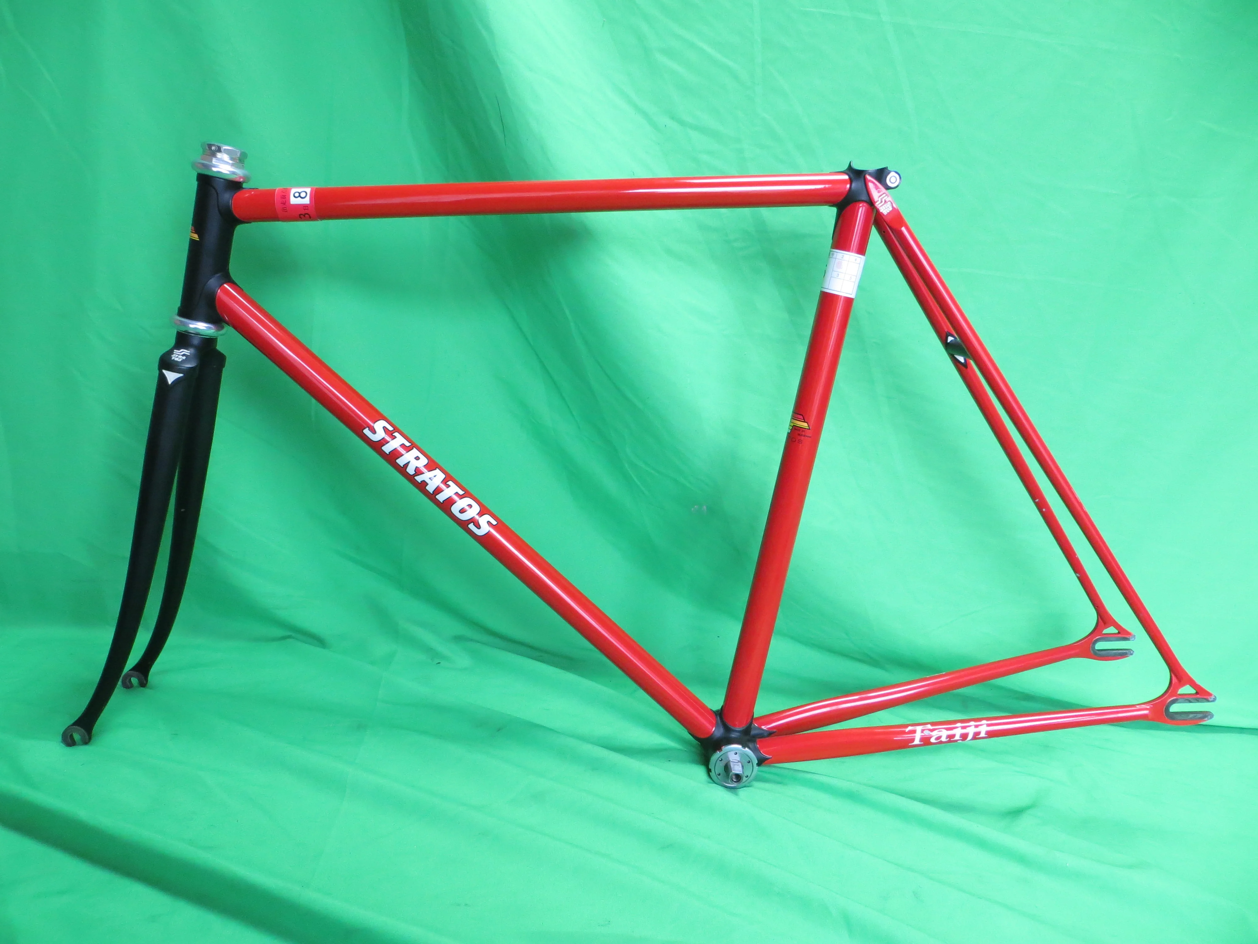 Stratos // Red / Black Two Tone // 52.5cm