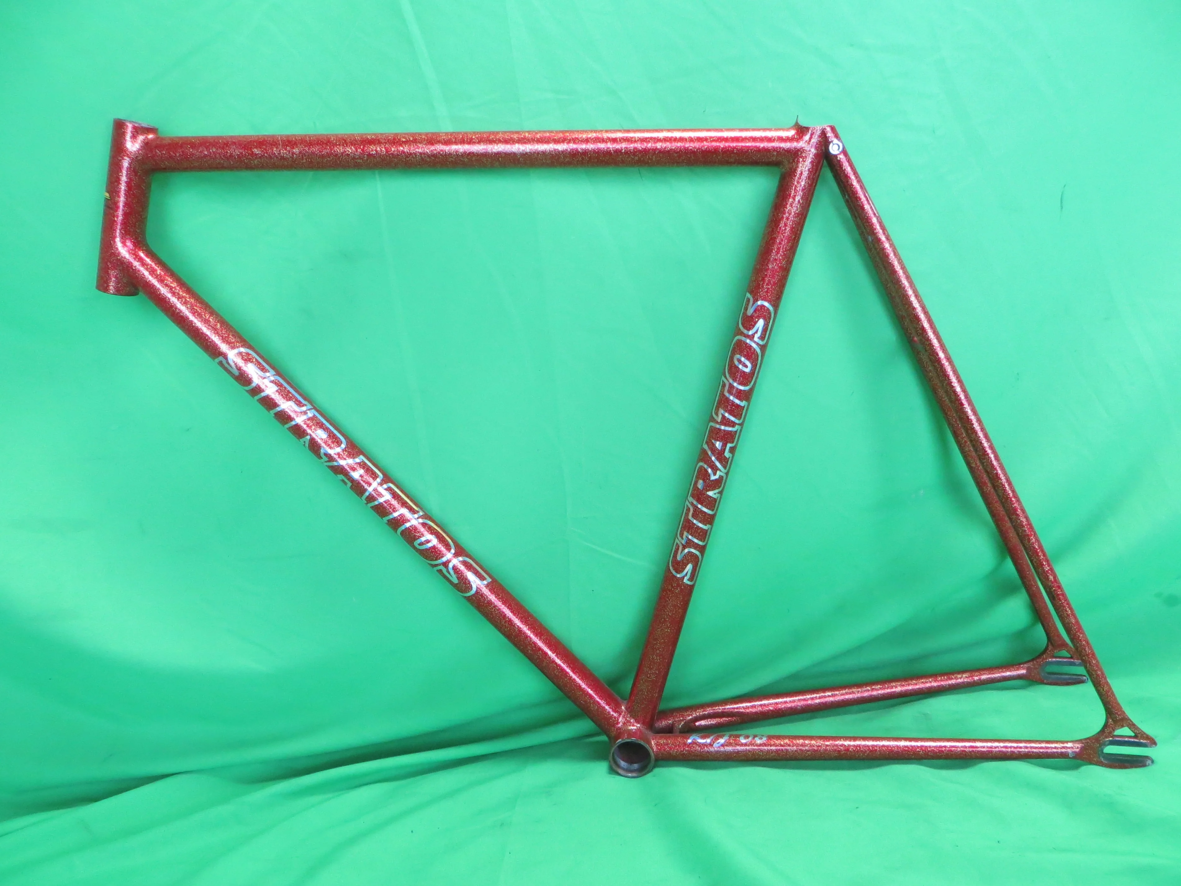 Stratos // Red with Gold Flake // 54.5cm // For Repairs /260307
