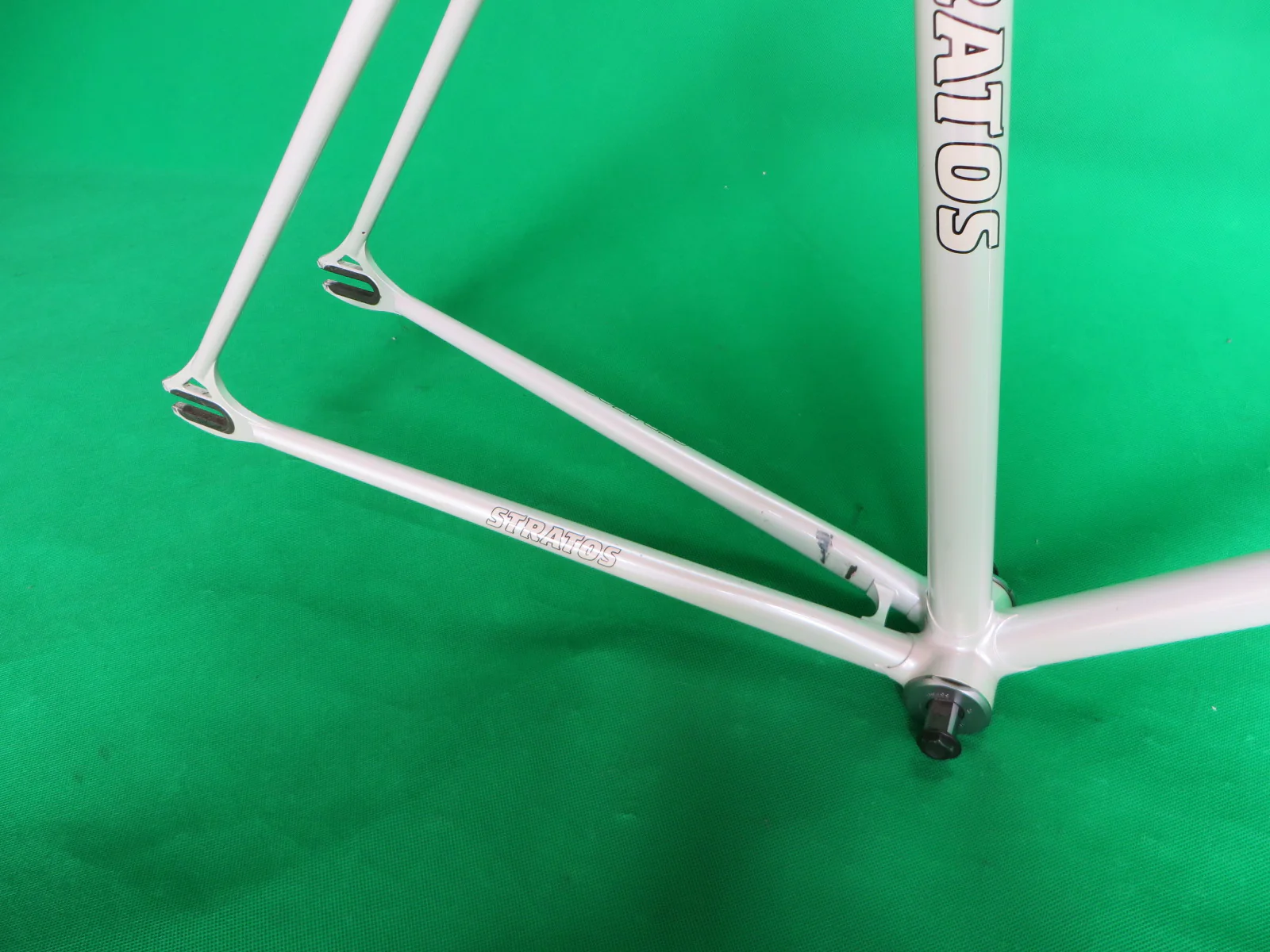 Stratos // White // 50.5cm - Image 14