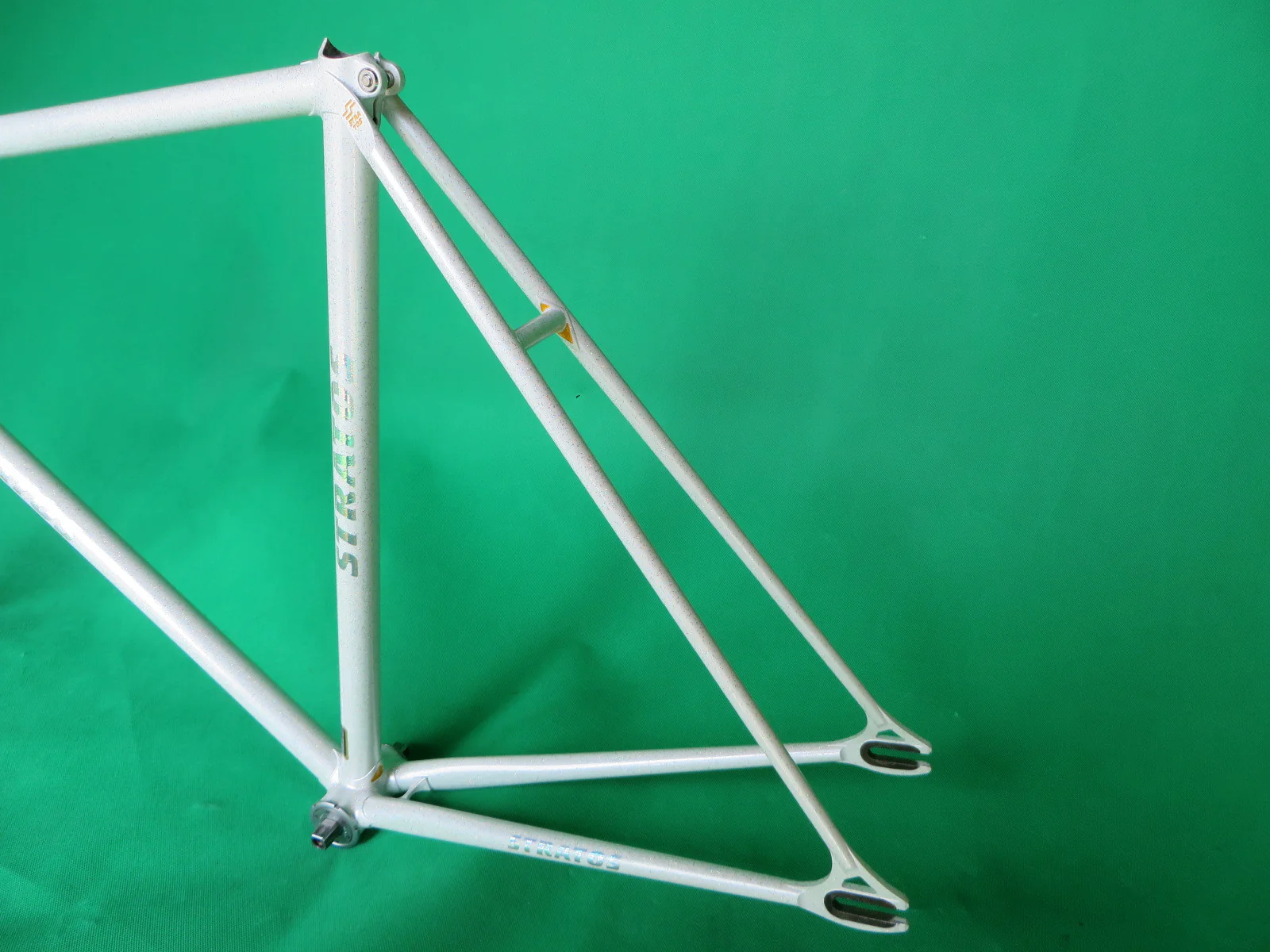 Stratos White S-Class No.2 (53.5cm) - Image 3