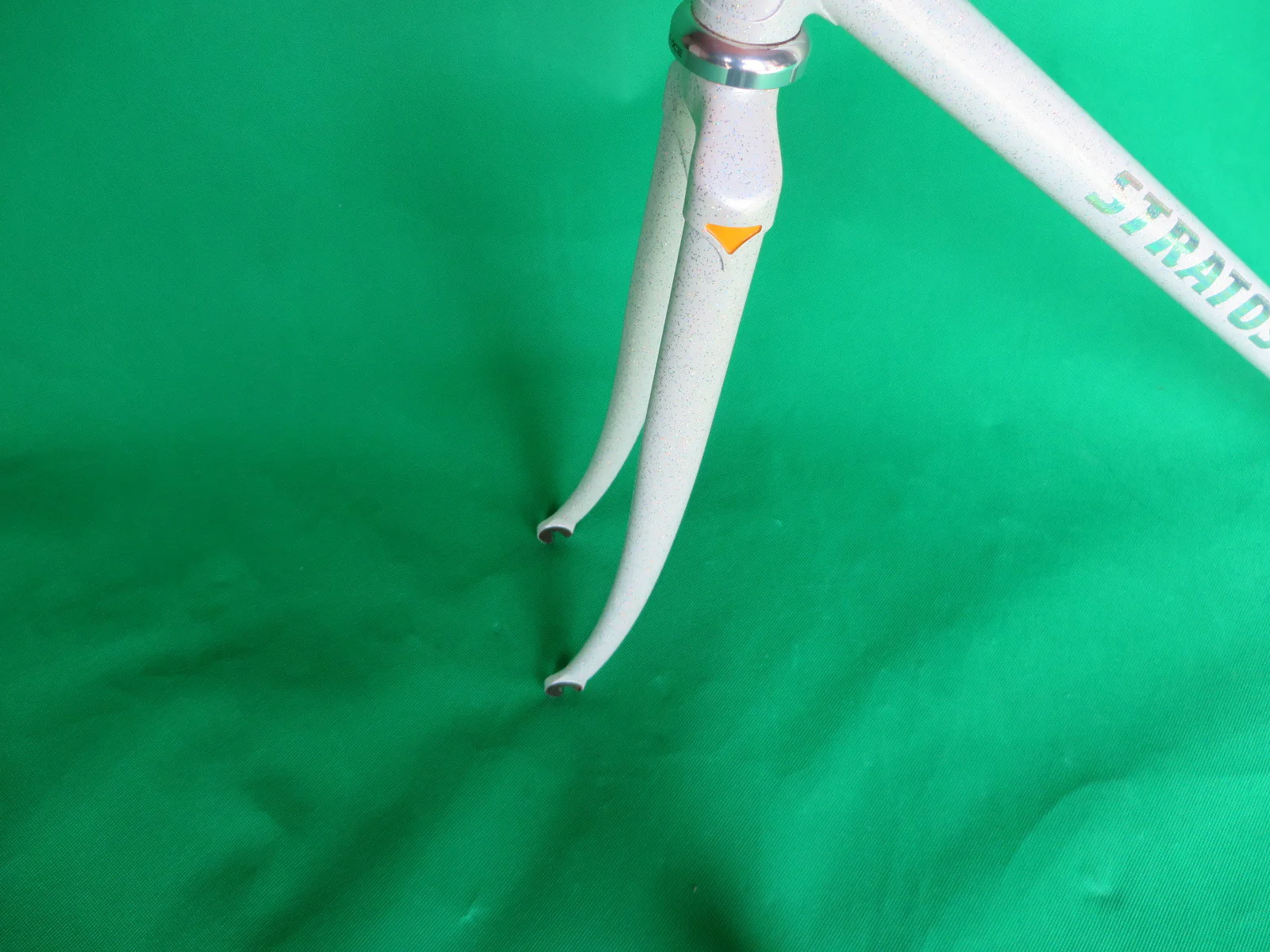 Stratos White S-Class No.2 (53.5cm) - Image 6