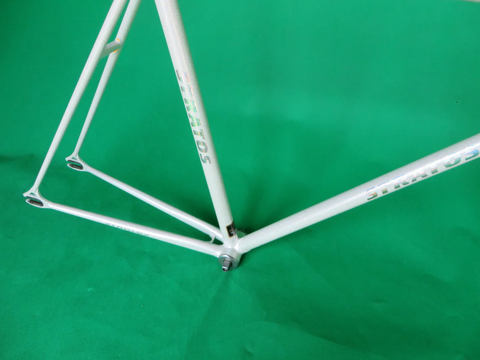 Stratos White S-Class No.2 (53.5cm) - Image 9