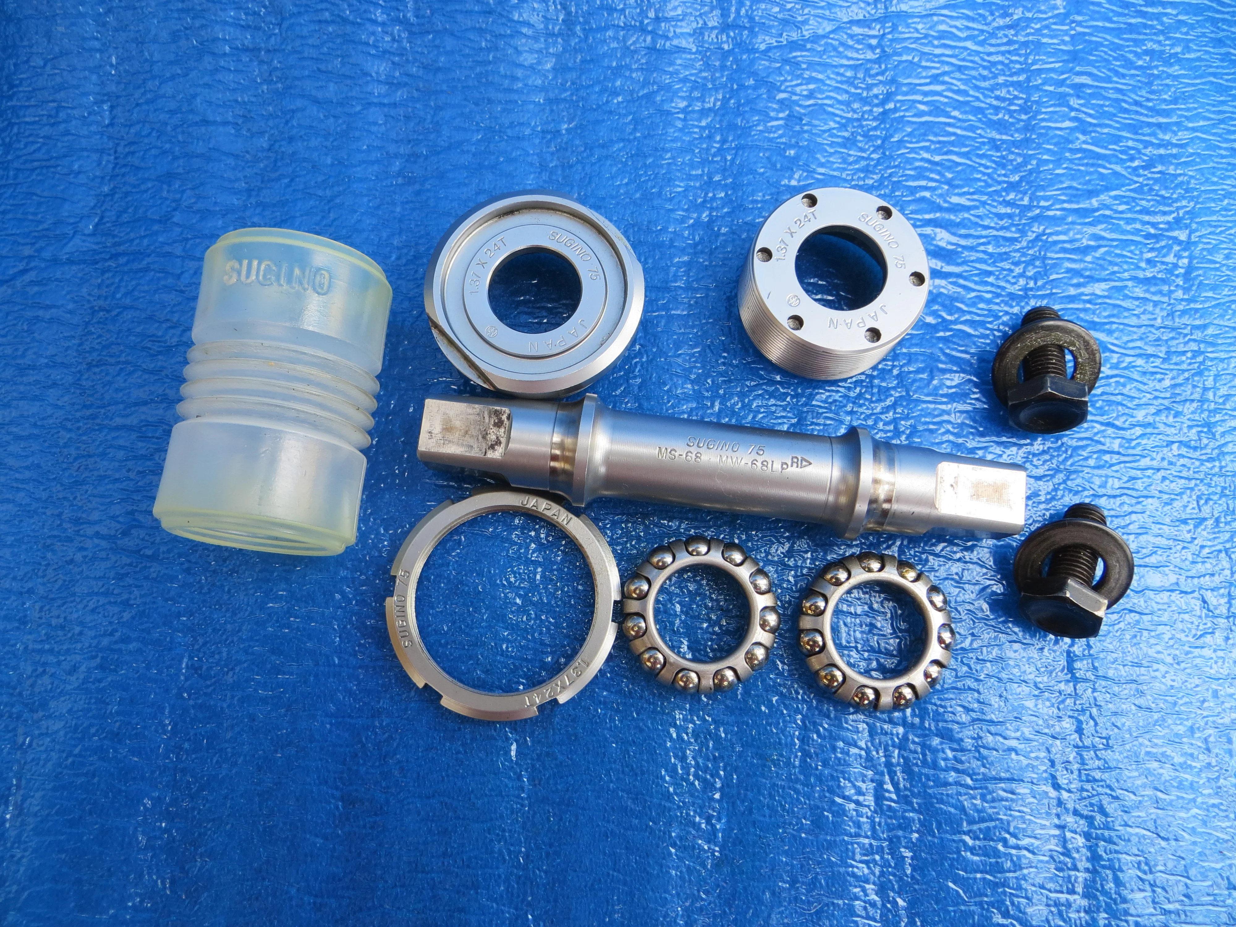 Sugino 75 NJS Bottom Bracket 68mm-109mm ISO English (26040909)