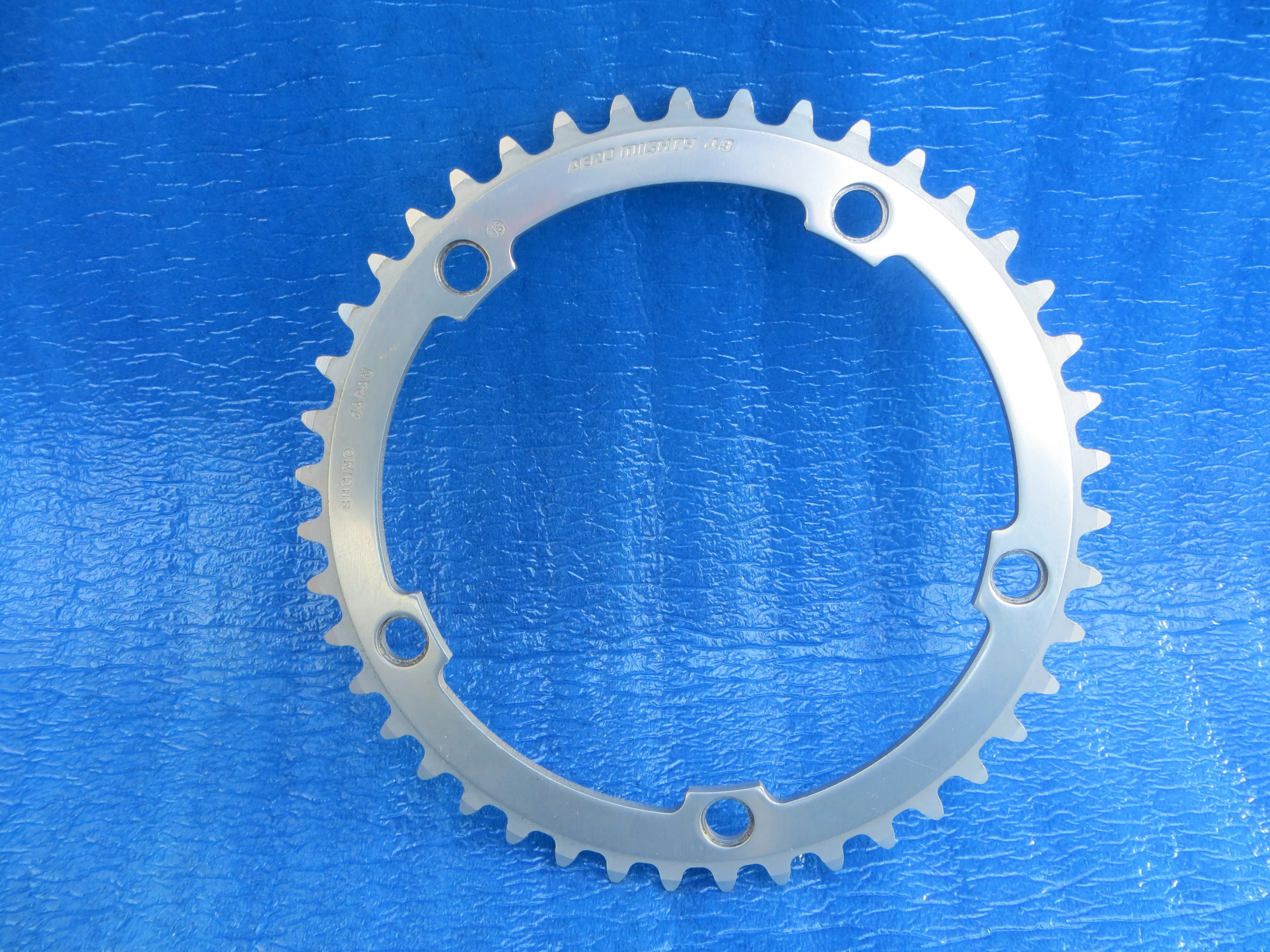 Sugino Aero Mighty 144BCD 1/8" NJS Chainring 43T (26030401)