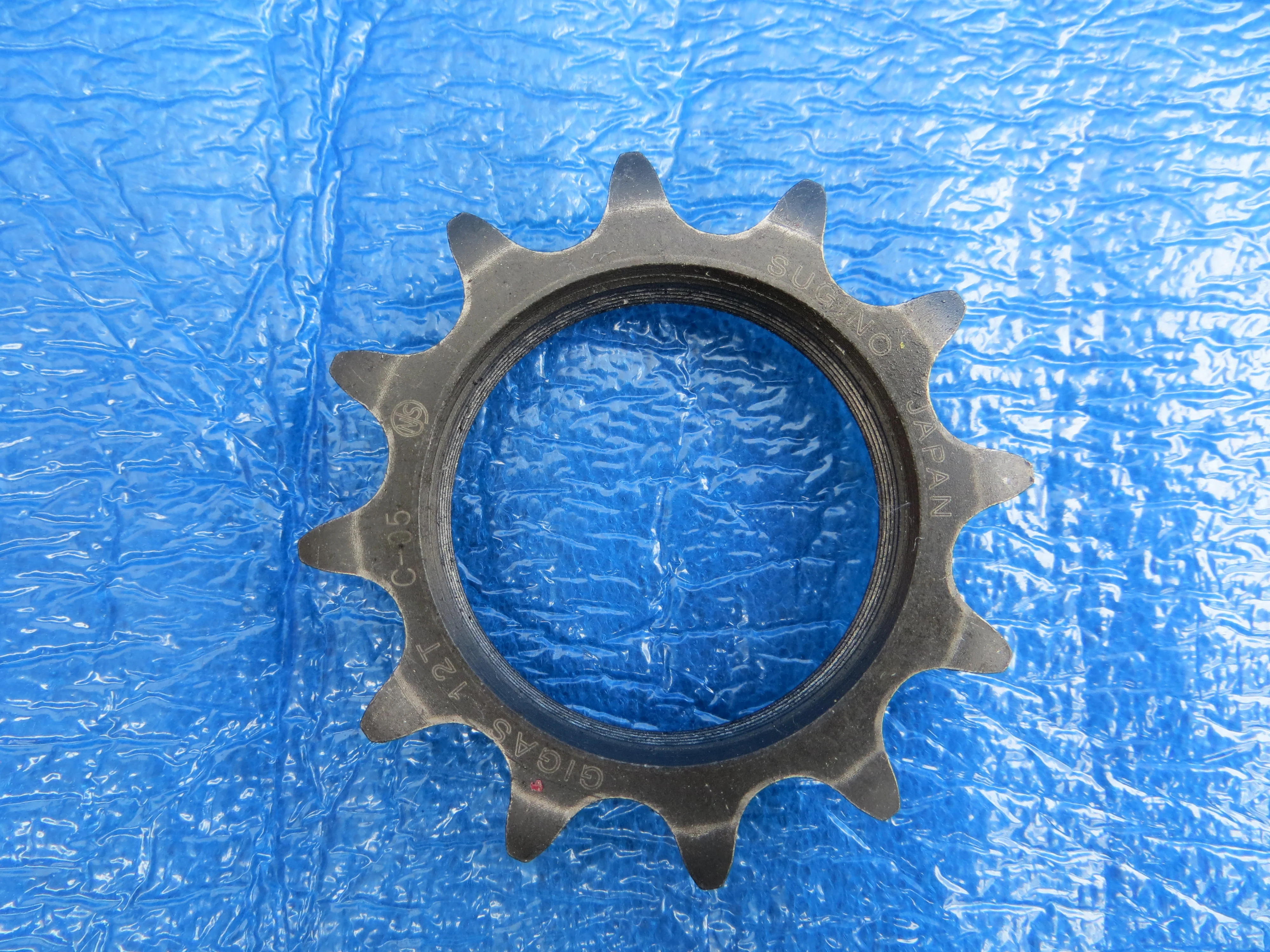 Sugino Gigas 12t 1/8” Track Cog NJS (26043004)