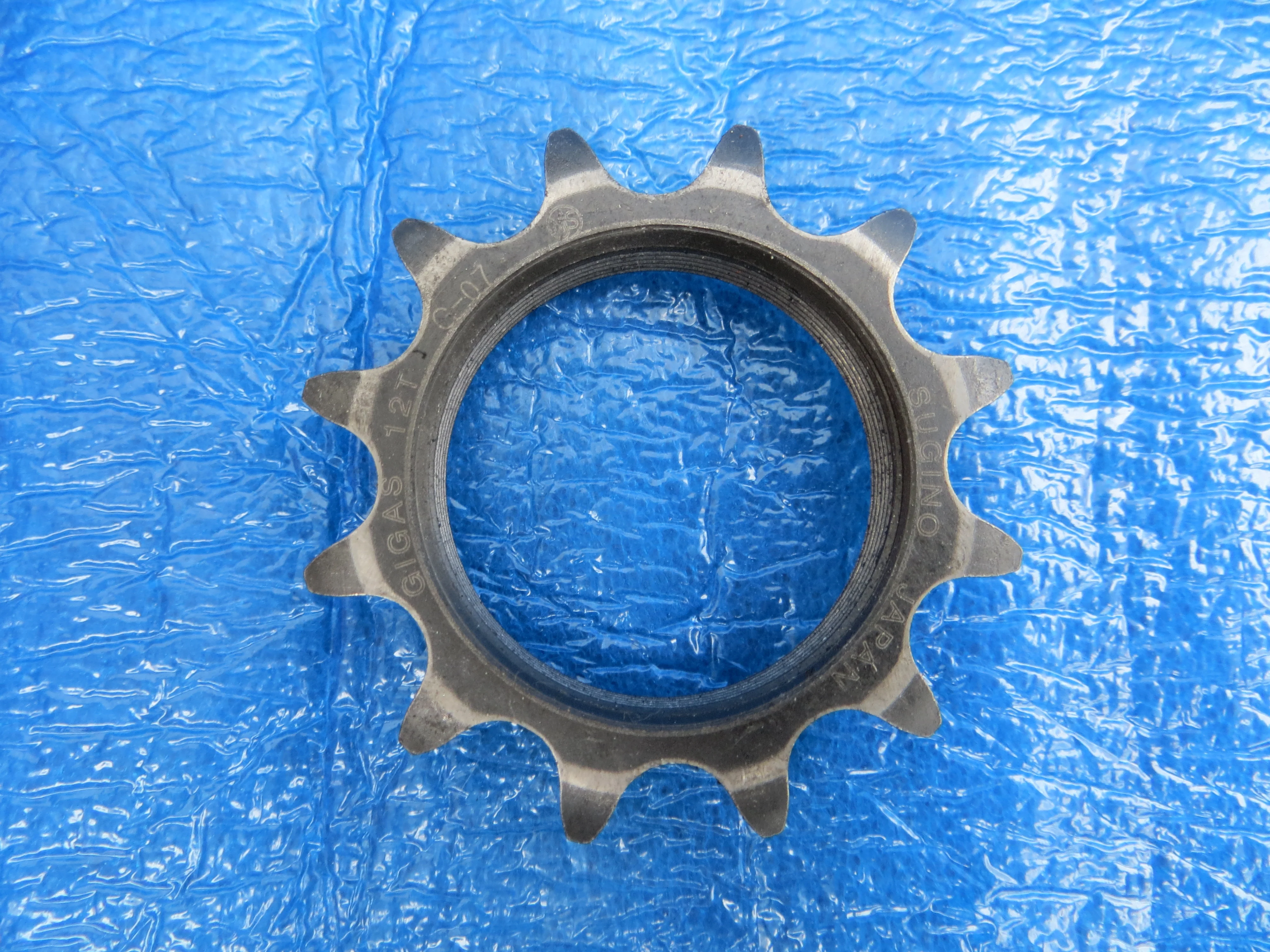 Sugino Gigas 12t 1/8” Track Cog NJS (26043006)
