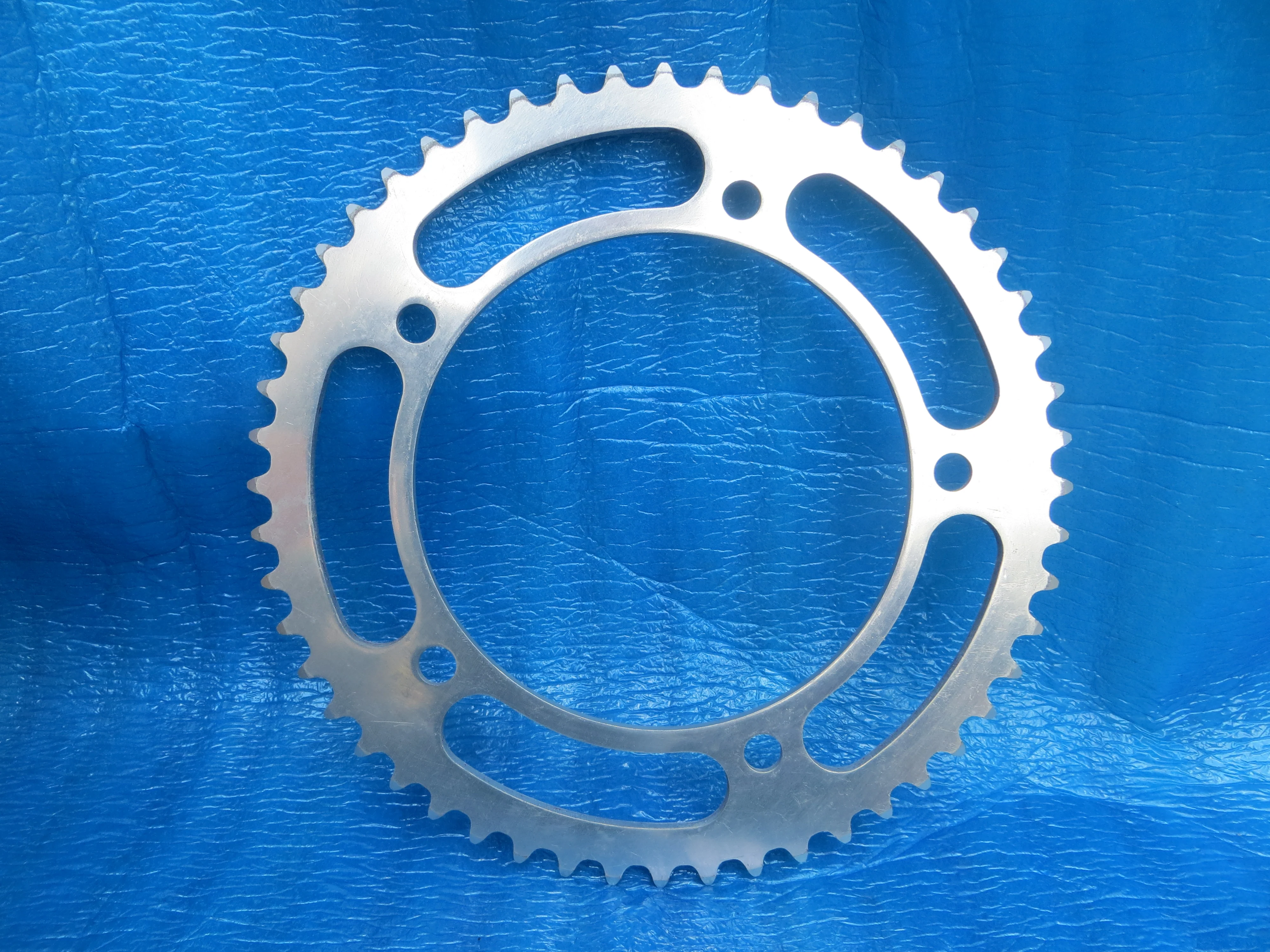 Sugino Mighty Competition 1/8" 151BCD Chainring 52T BIA (24072008) - Image 2