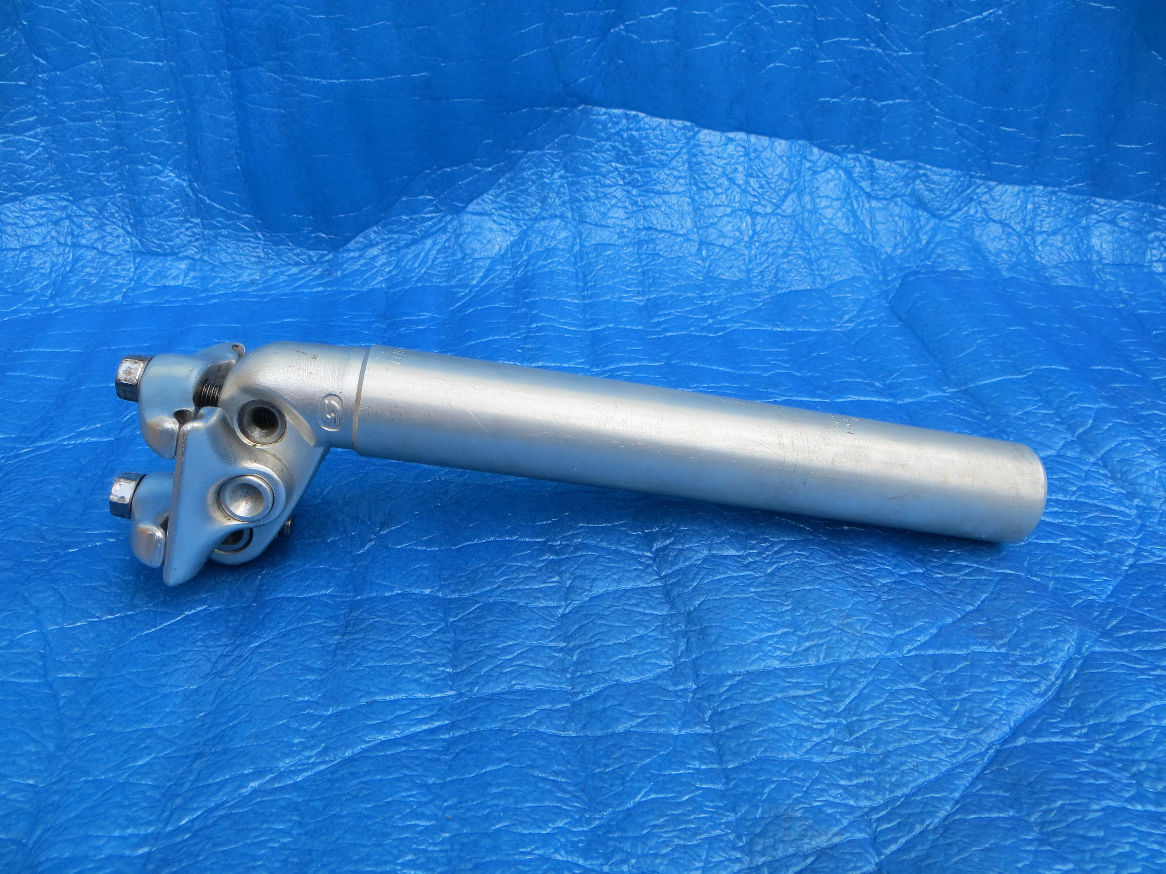 Sugino Mighty Smooth NJS Seatpost 27.0/44mm (25120203) - Image 2