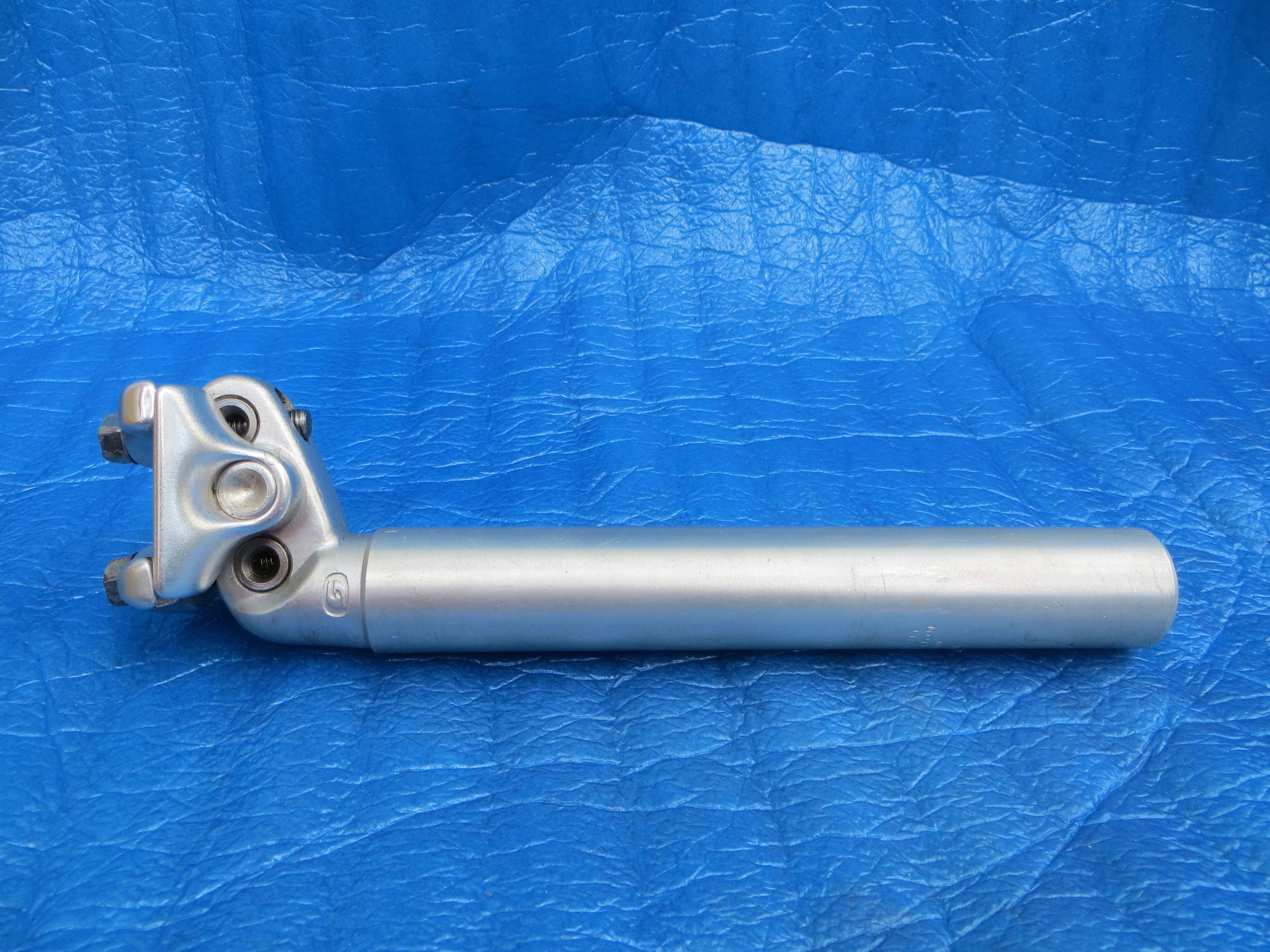 Sugino Mighty Smooth NJS Seatpost 27.0/44mm (25120203) - Image 3