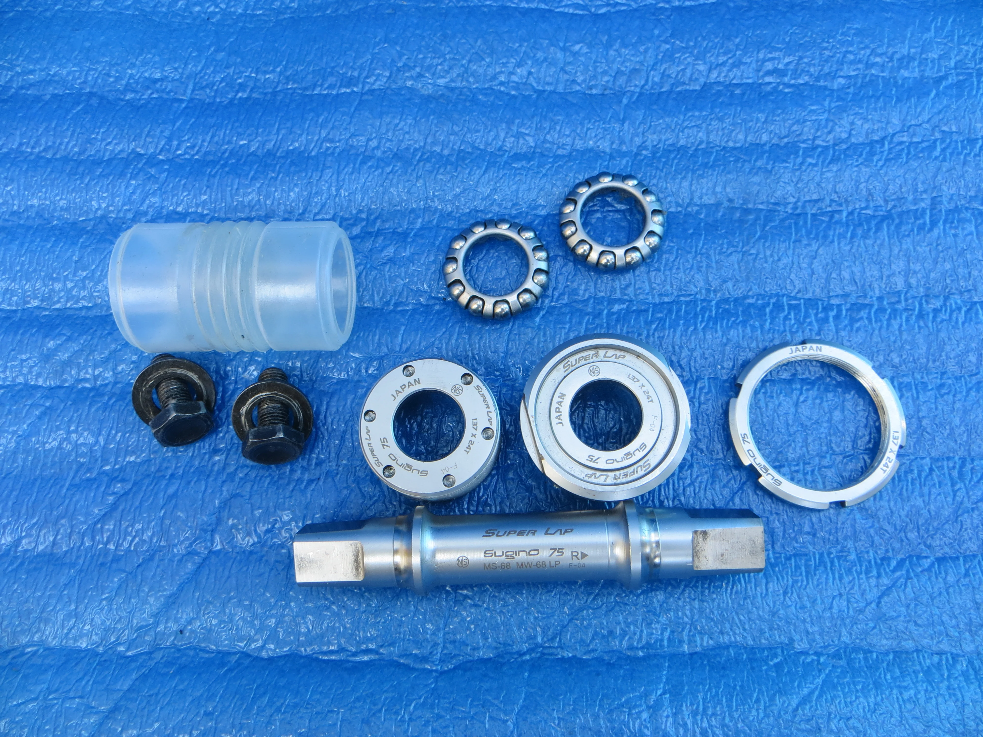 Sugino 75 Super LAP NJS Bottom Bracket 68mm-109mm ISO English (26022308)
