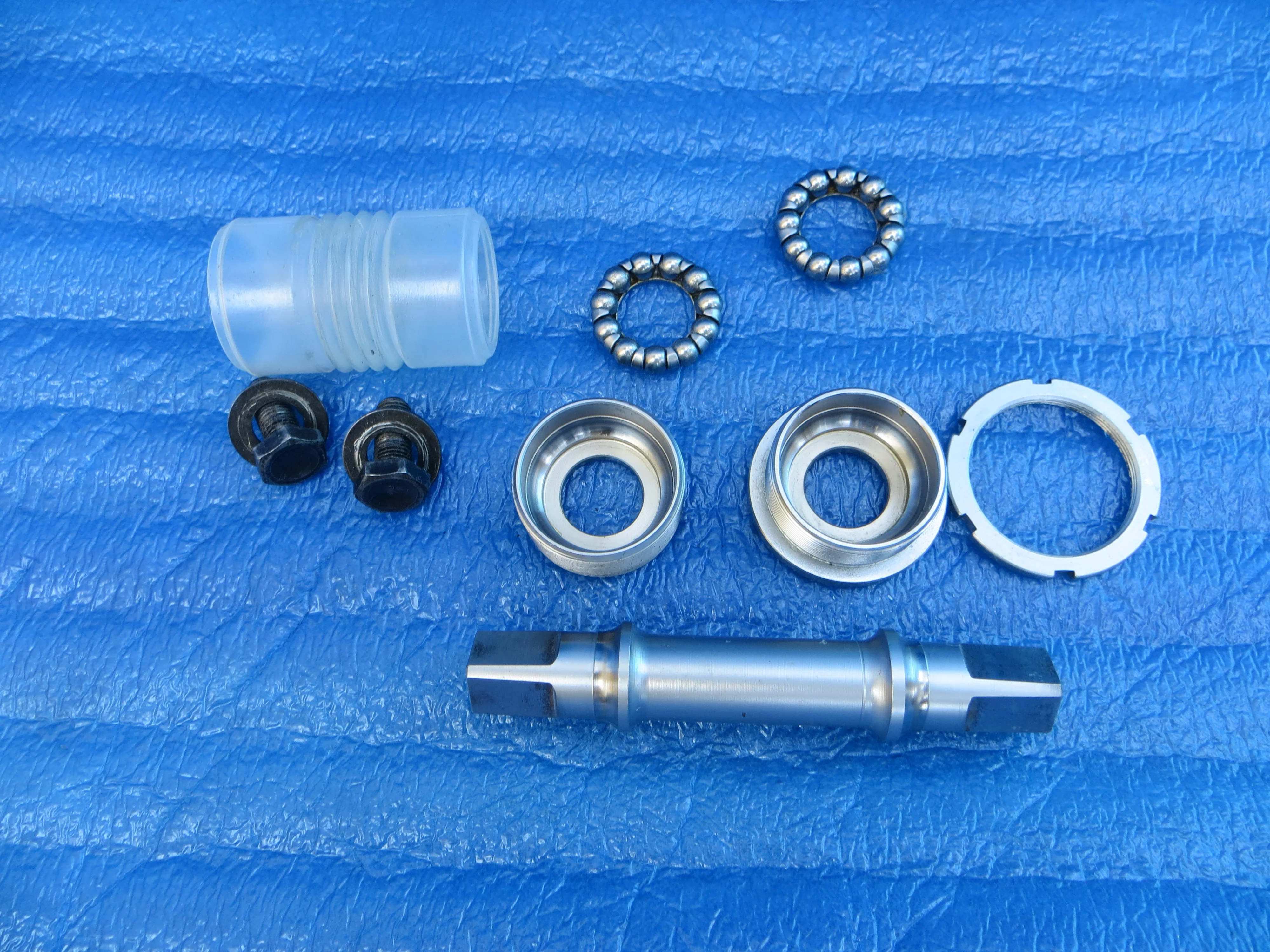 Sugino 75 Super LAP NJS Bottom Bracket 68mm-109mm ISO English (26022308) - Image 2