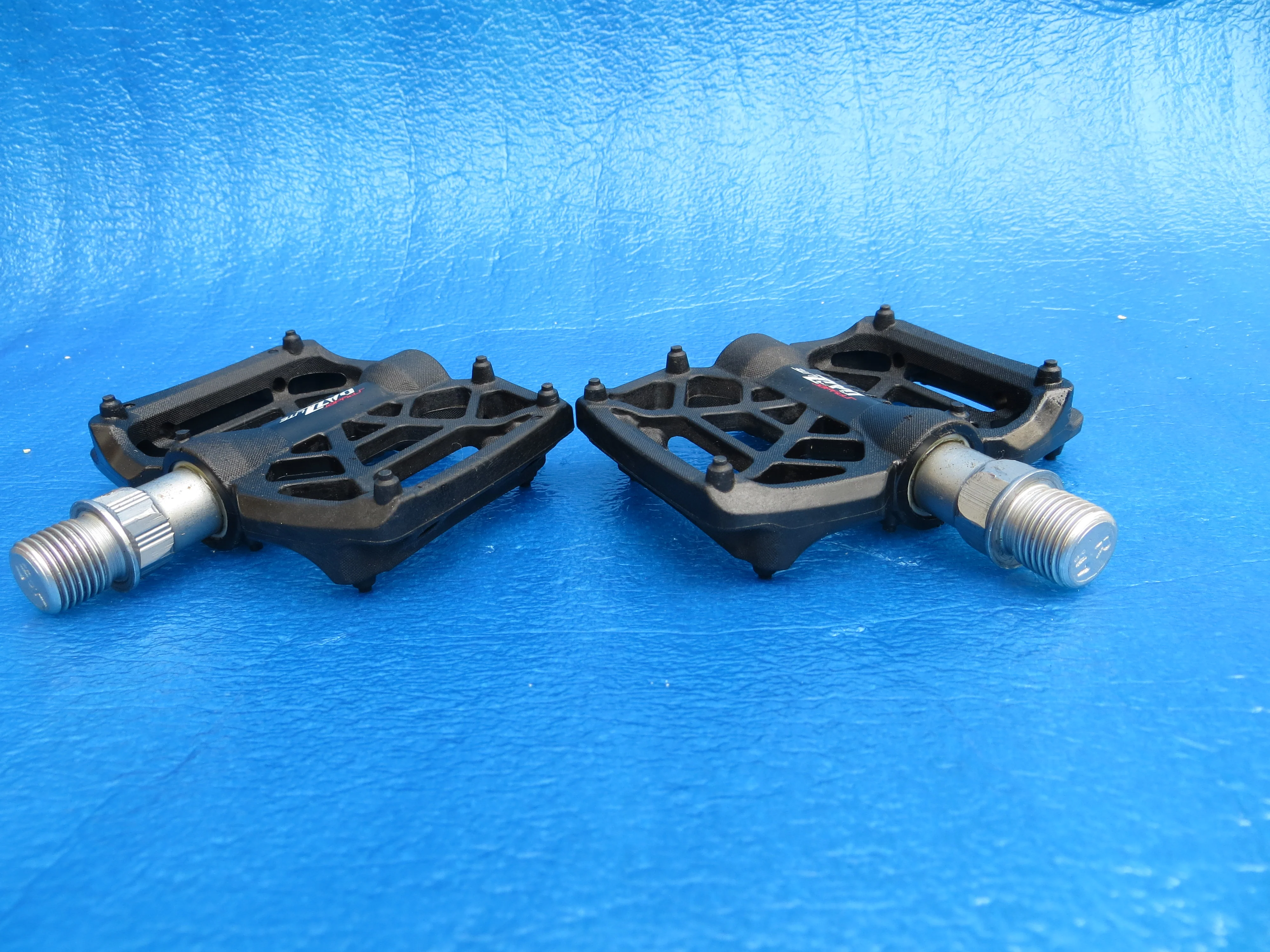 Tioga Dazz Light Pedal Set (23102503) - Image 3