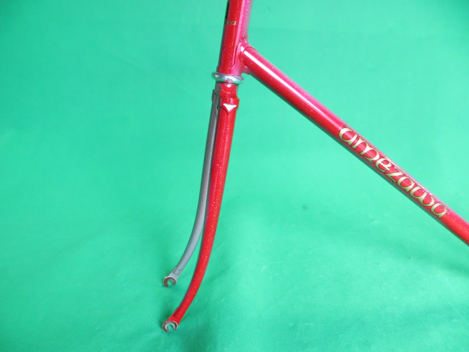 UMEZAWA // silver red fade flake // 54.5cm - Image 3