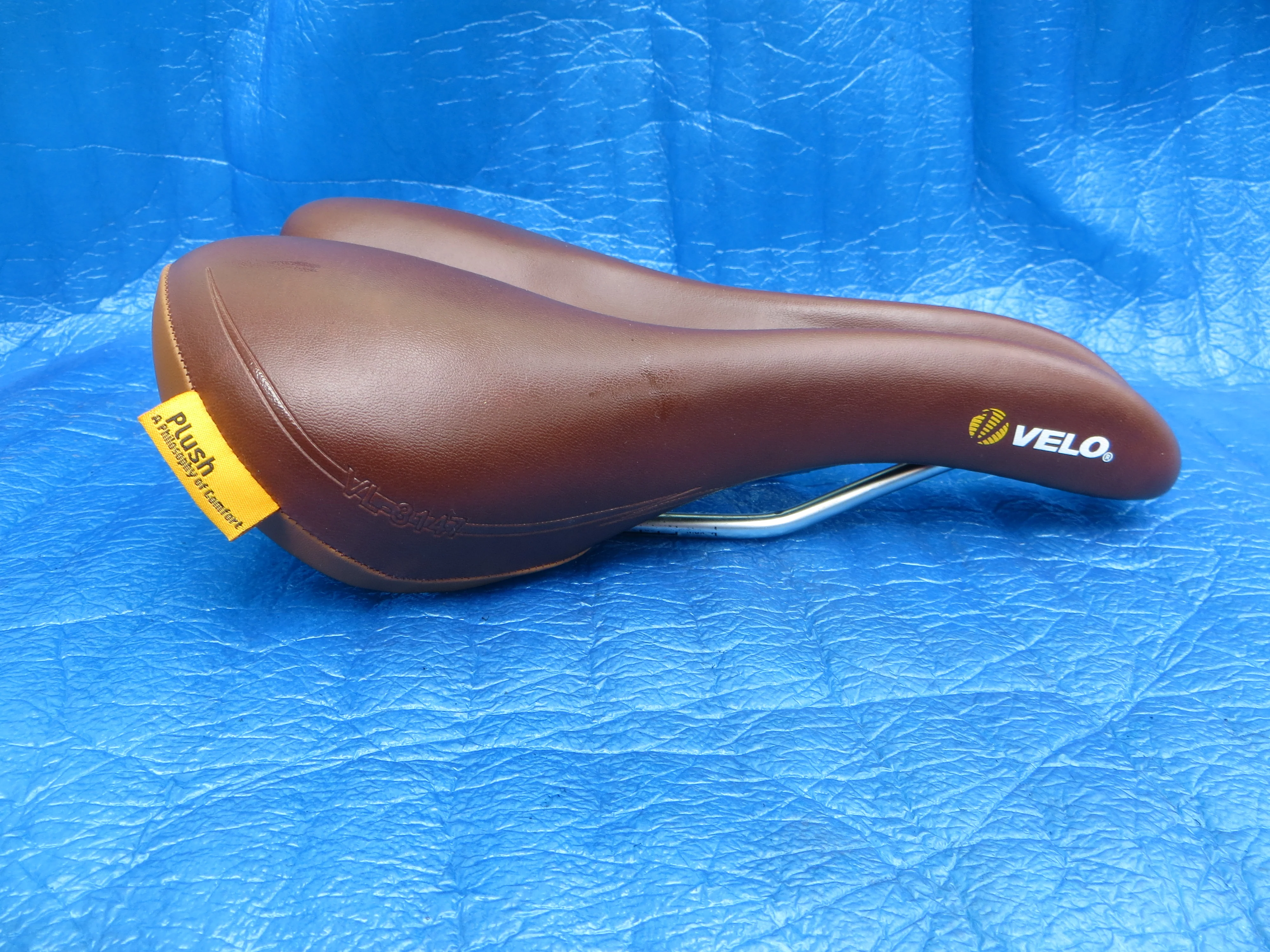 Velo Padded 44mm Saddle  (25122007)