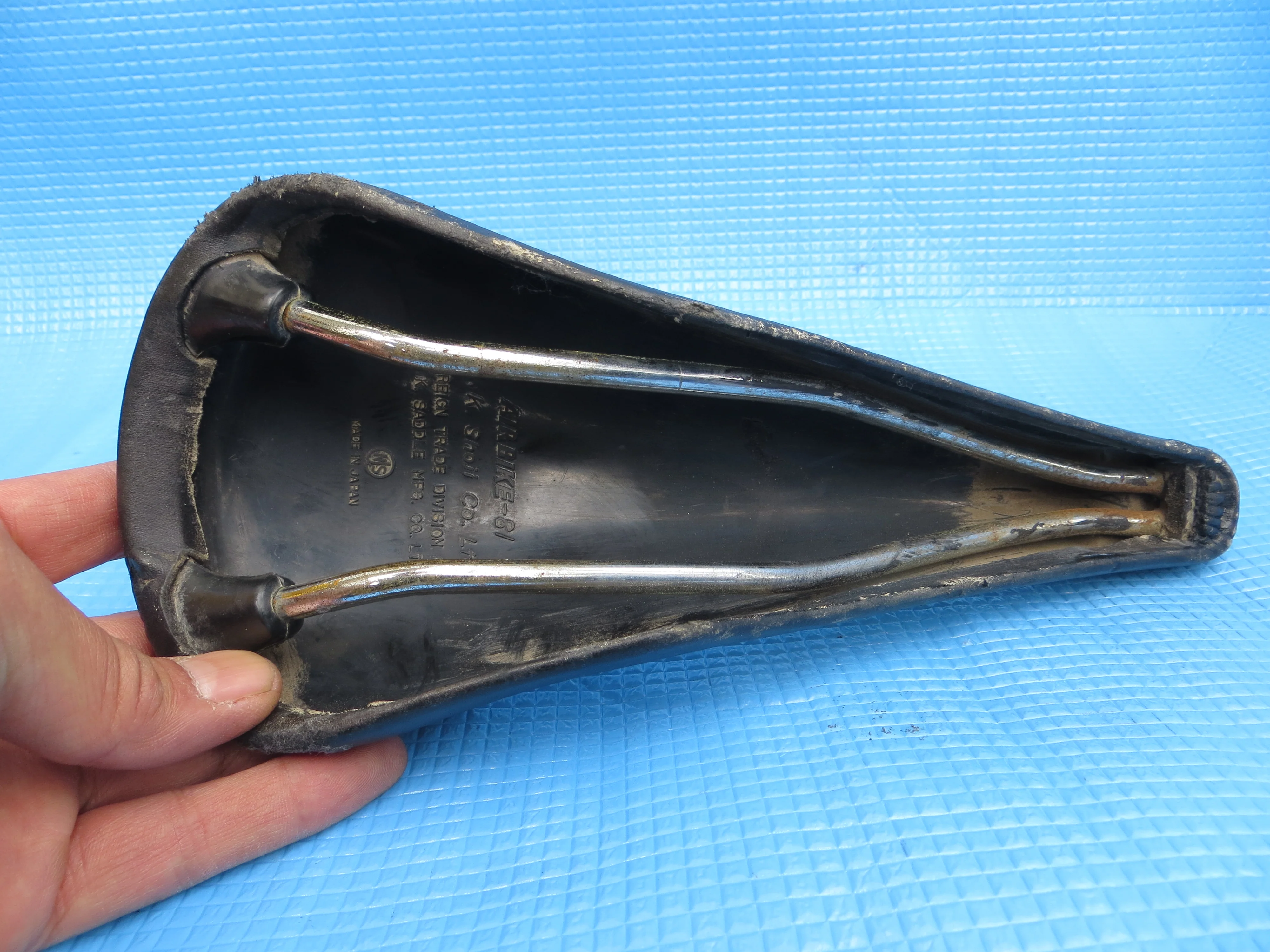 Vintage Airbike-81 NJS Saddle 44mm (22111302) - Image 5