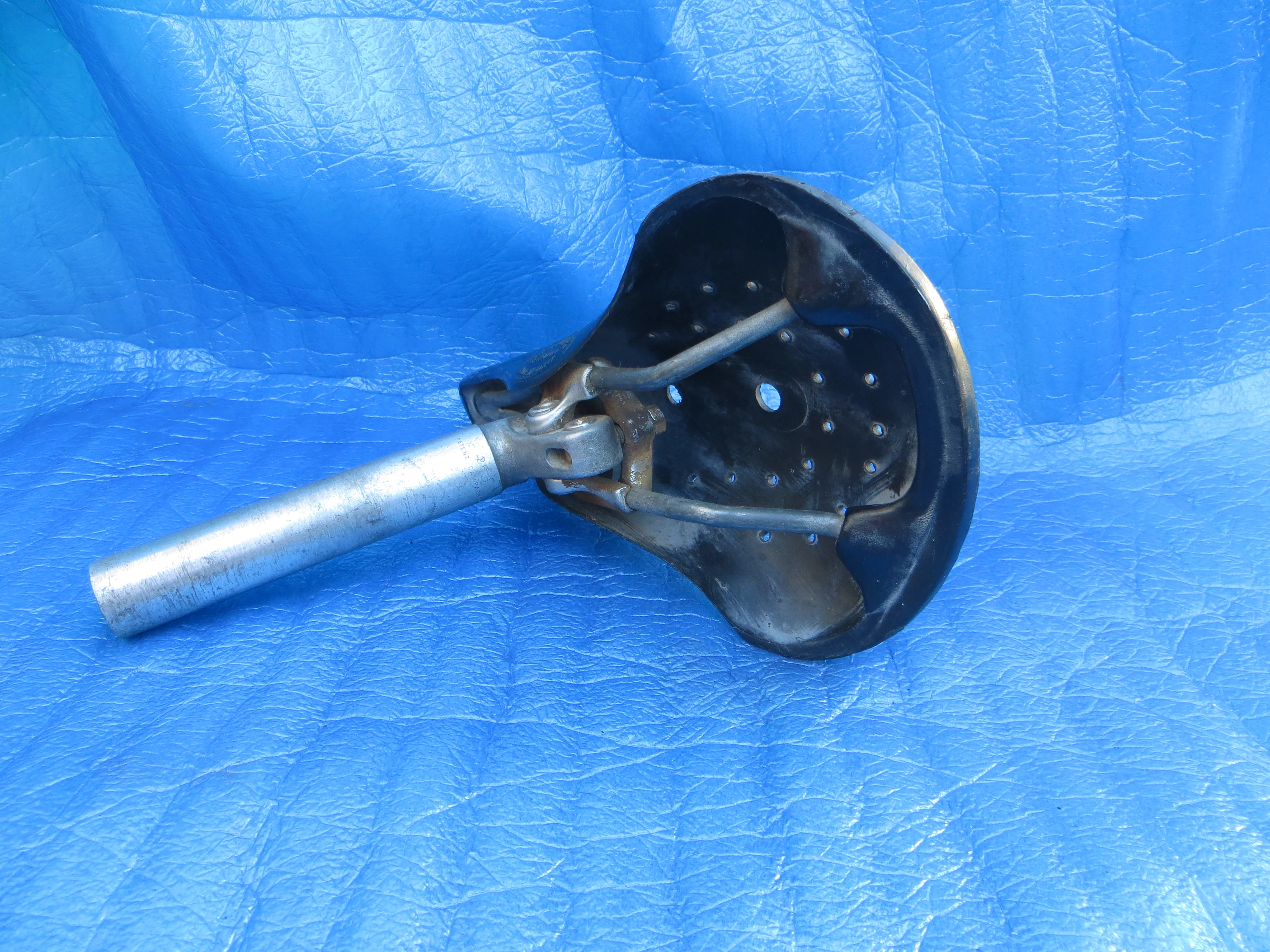 Vintage Cinelli Unicanitor Unpadded 44mm Saddle + Campagnolo 26.8mm / 170mm Long Seatpost (25120406) - Image 4